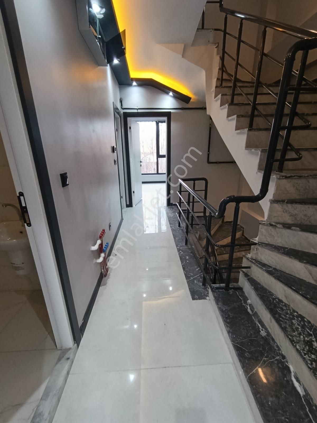 Sazova Mahallesinde 5+1 Tripleks Sıfır Daire - Görsel 24