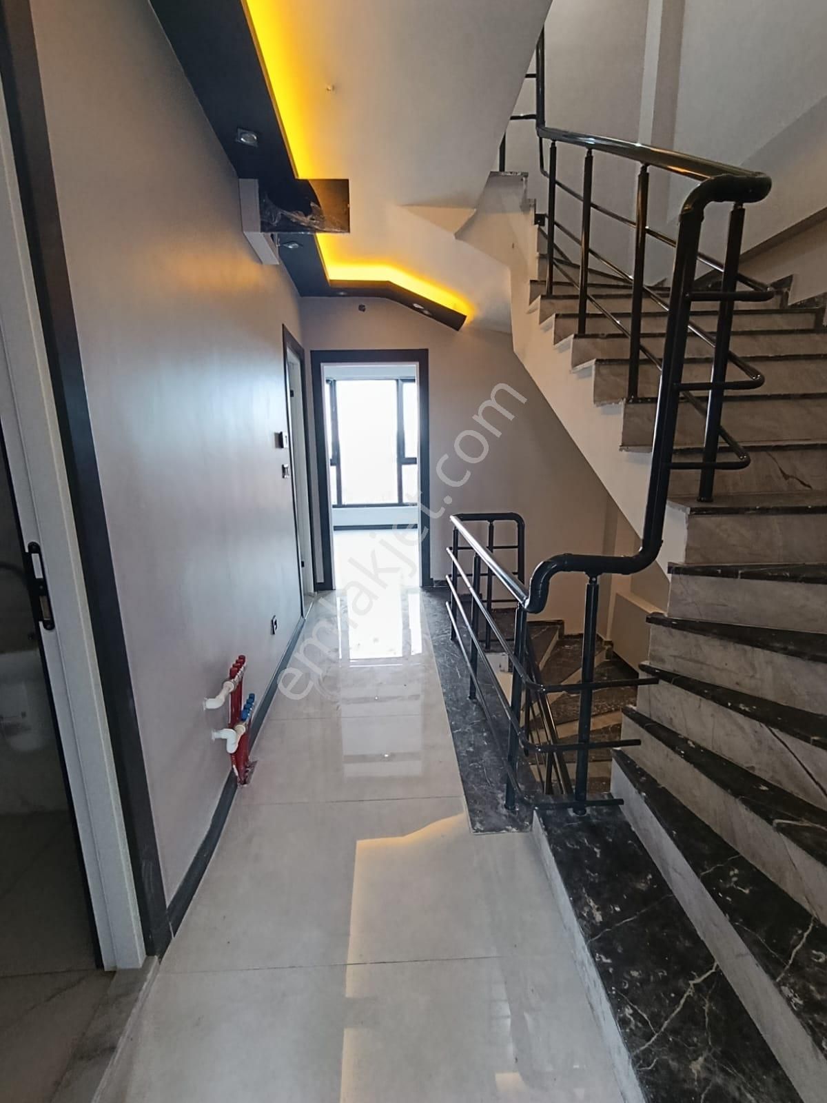 Sazova Mahallesinde 5+1 Tripleks Sıfır Daire - Görsel 25