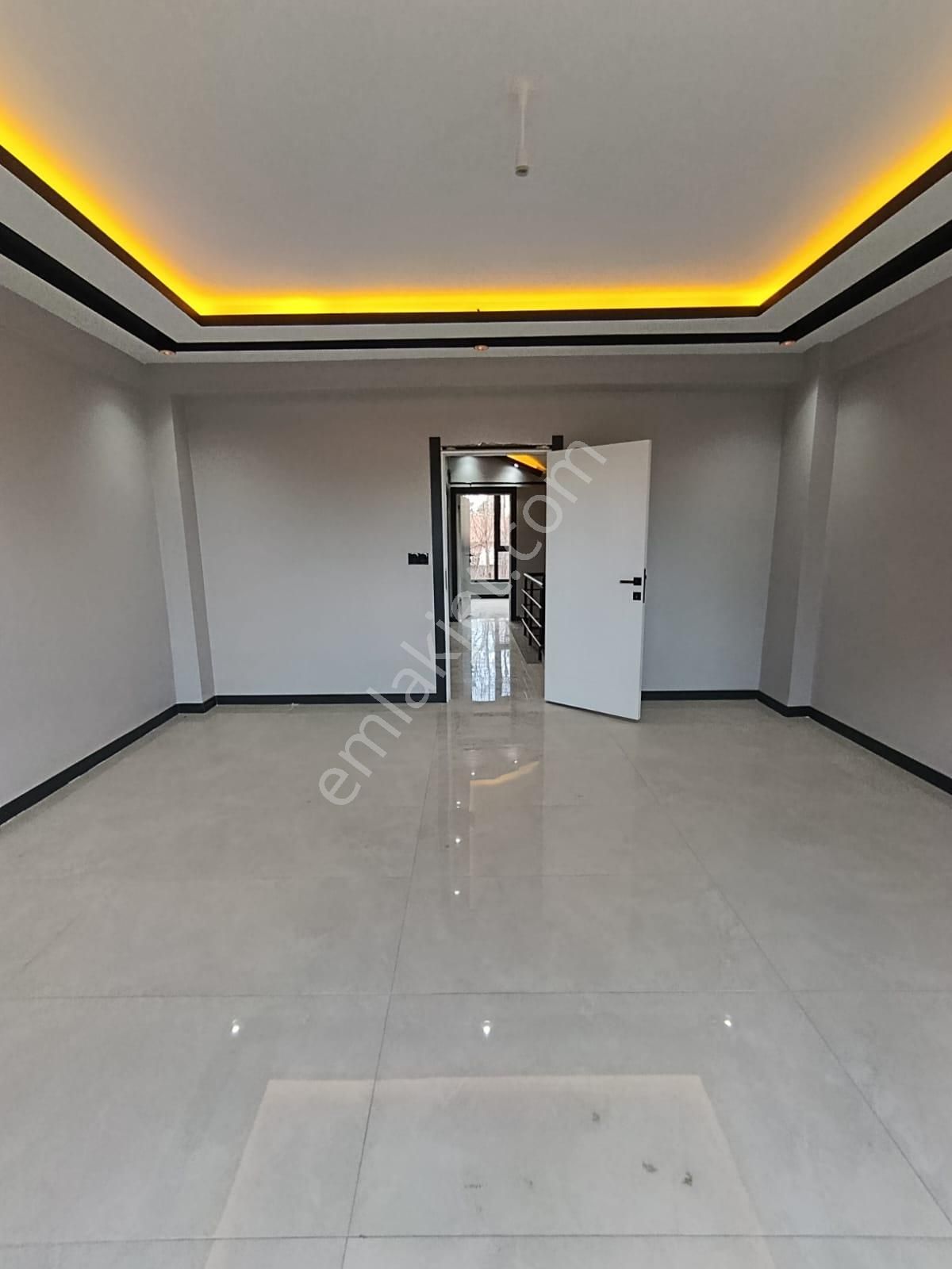 Sazova Mahallesinde 5+1 Tripleks Sıfır Daire - Görsel 16