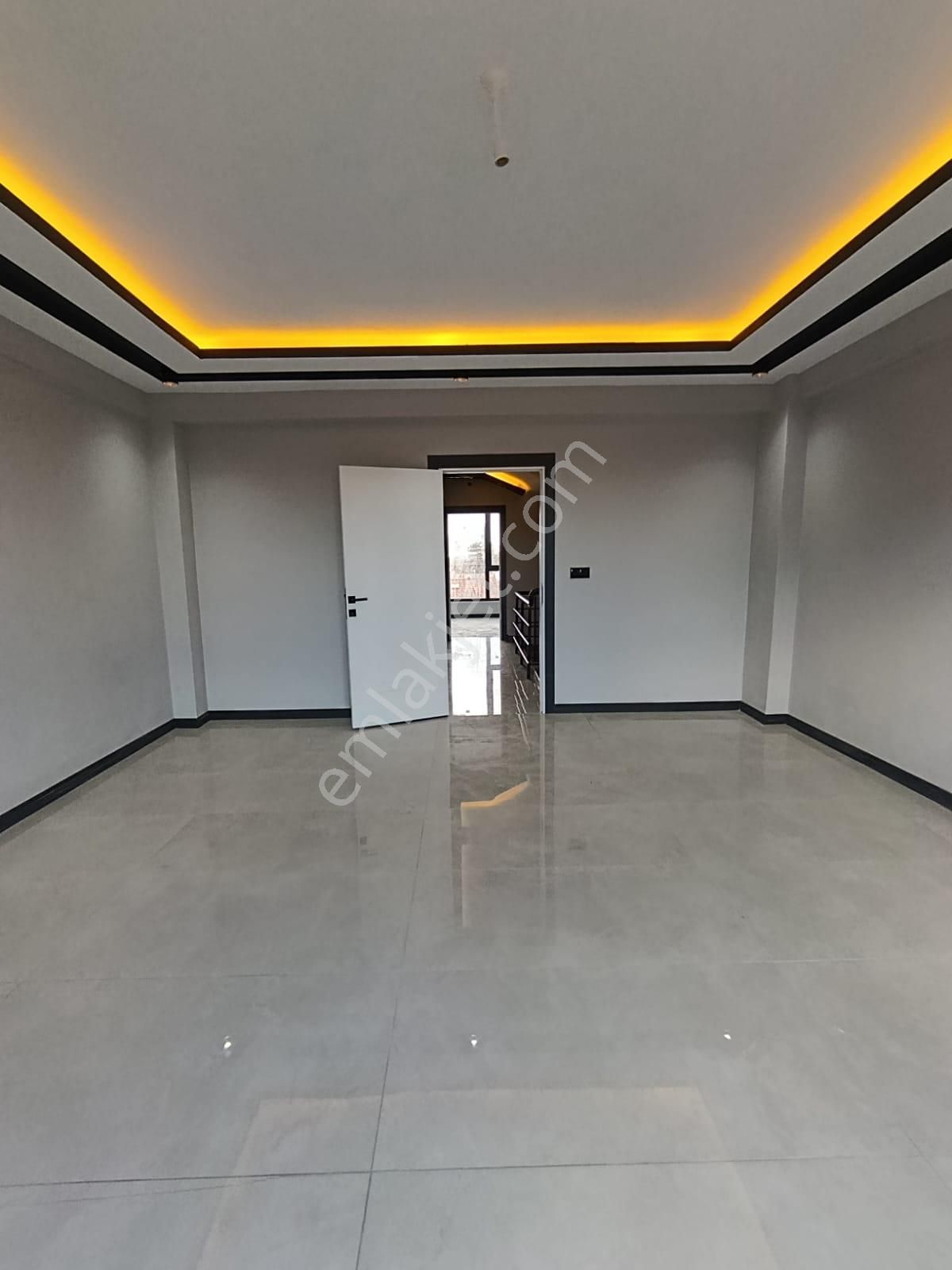 Sazova Mahallesinde 5+1 Tripleks Sıfır Daire - Görsel 13