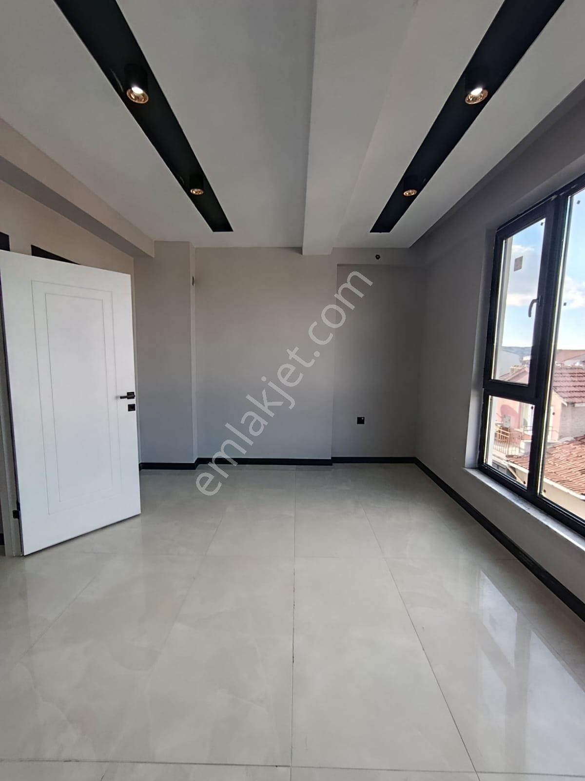 Sazova Mahallesinde 5+1 Tripleks Sıfır Daire - Görsel 20