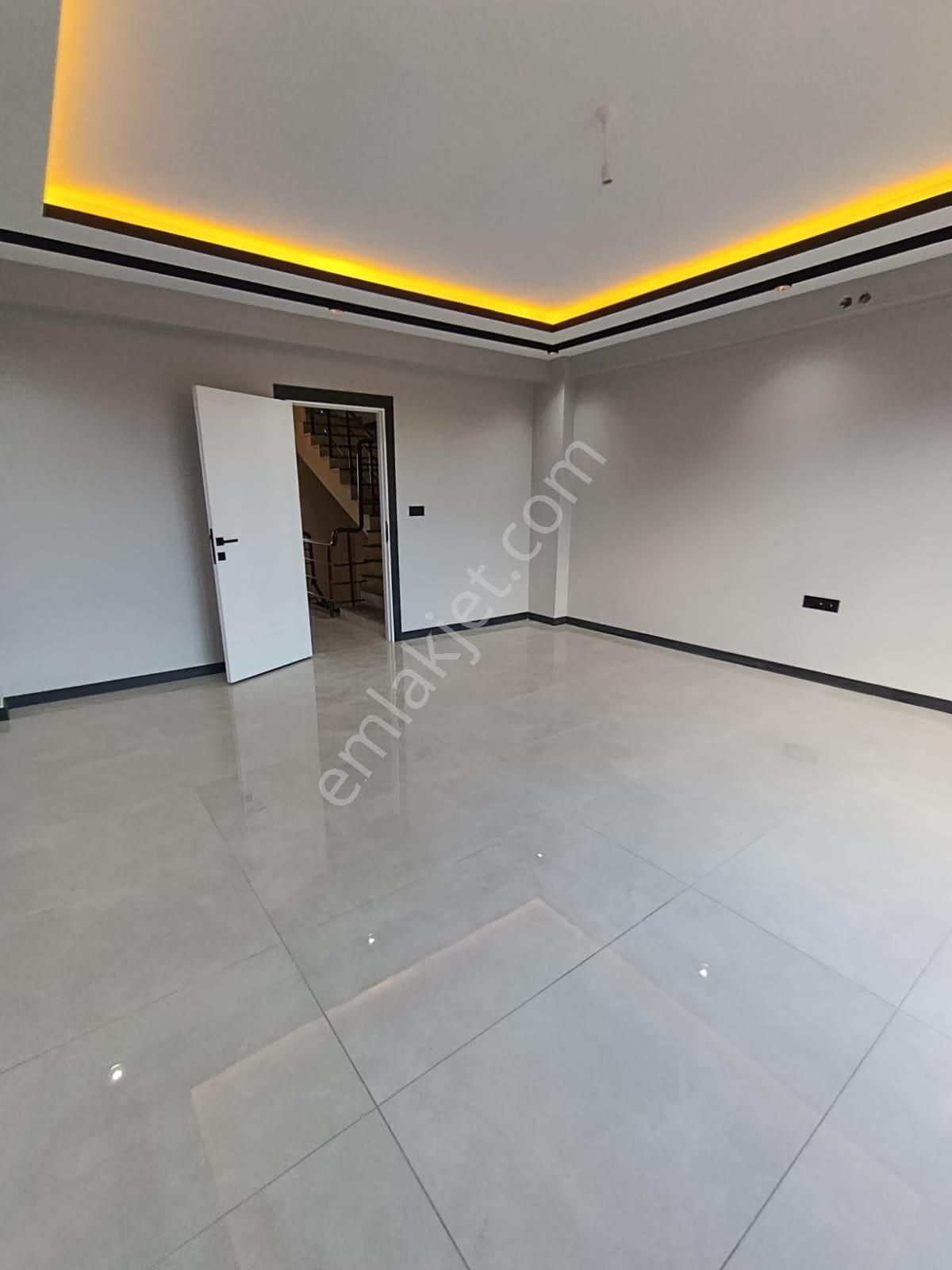 Sazova Mahallesinde 5+1 Tripleks Sıfır Daire - Görsel 11