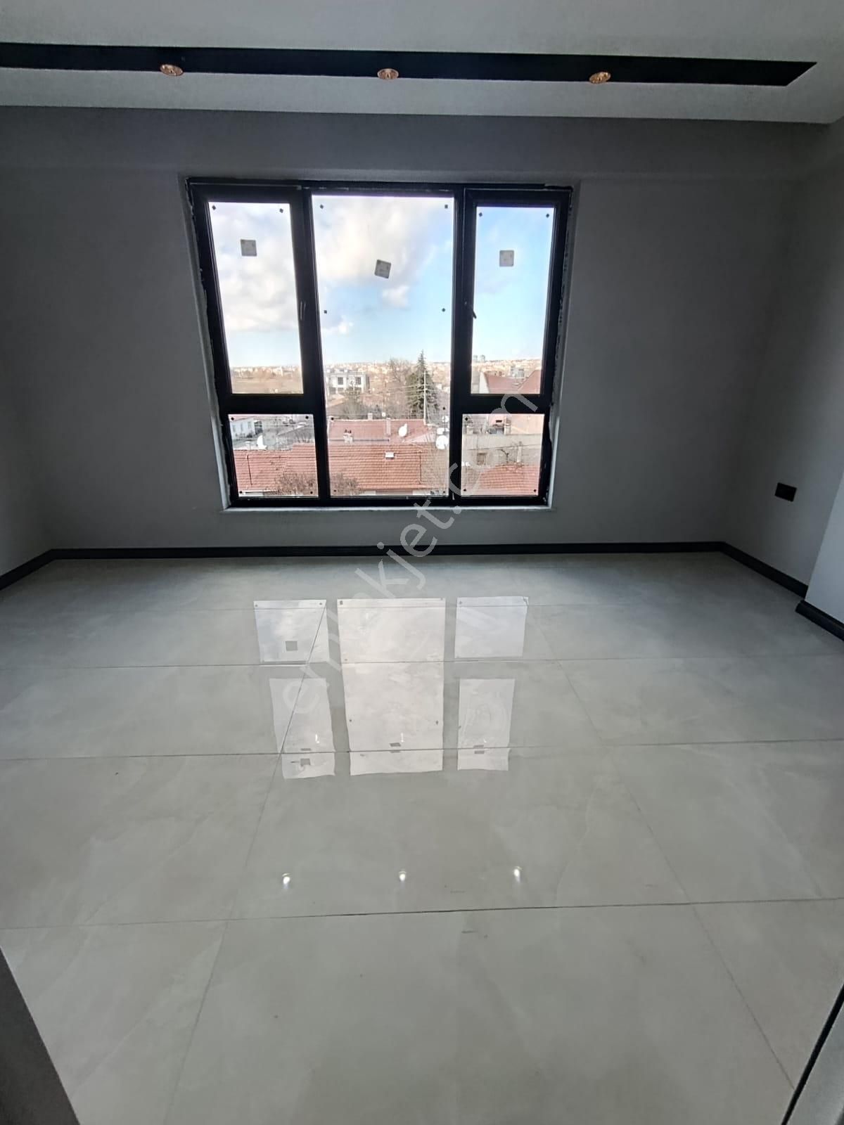 Sazova Mahallesinde 5+1 Tripleks Sıfır Daire - Görsel 17