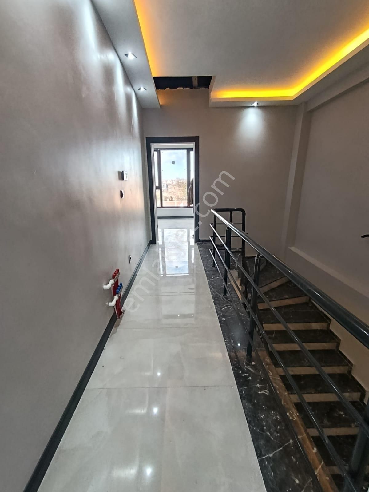 Sazova Mahallesinde 5+1 Tripleks Sıfır Daire - Görsel 23