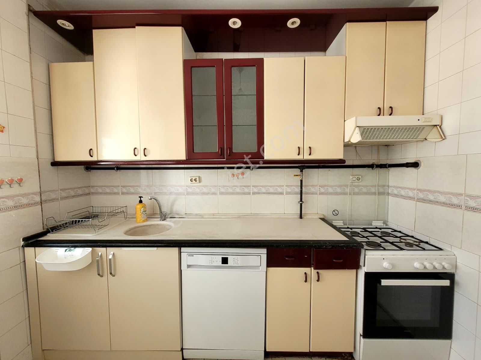 Bahçelievlerde Merkezi Konumda Geniş Doğalgazlı 3+1 Eşyalı Veya Eşyasız Kiralık Daire