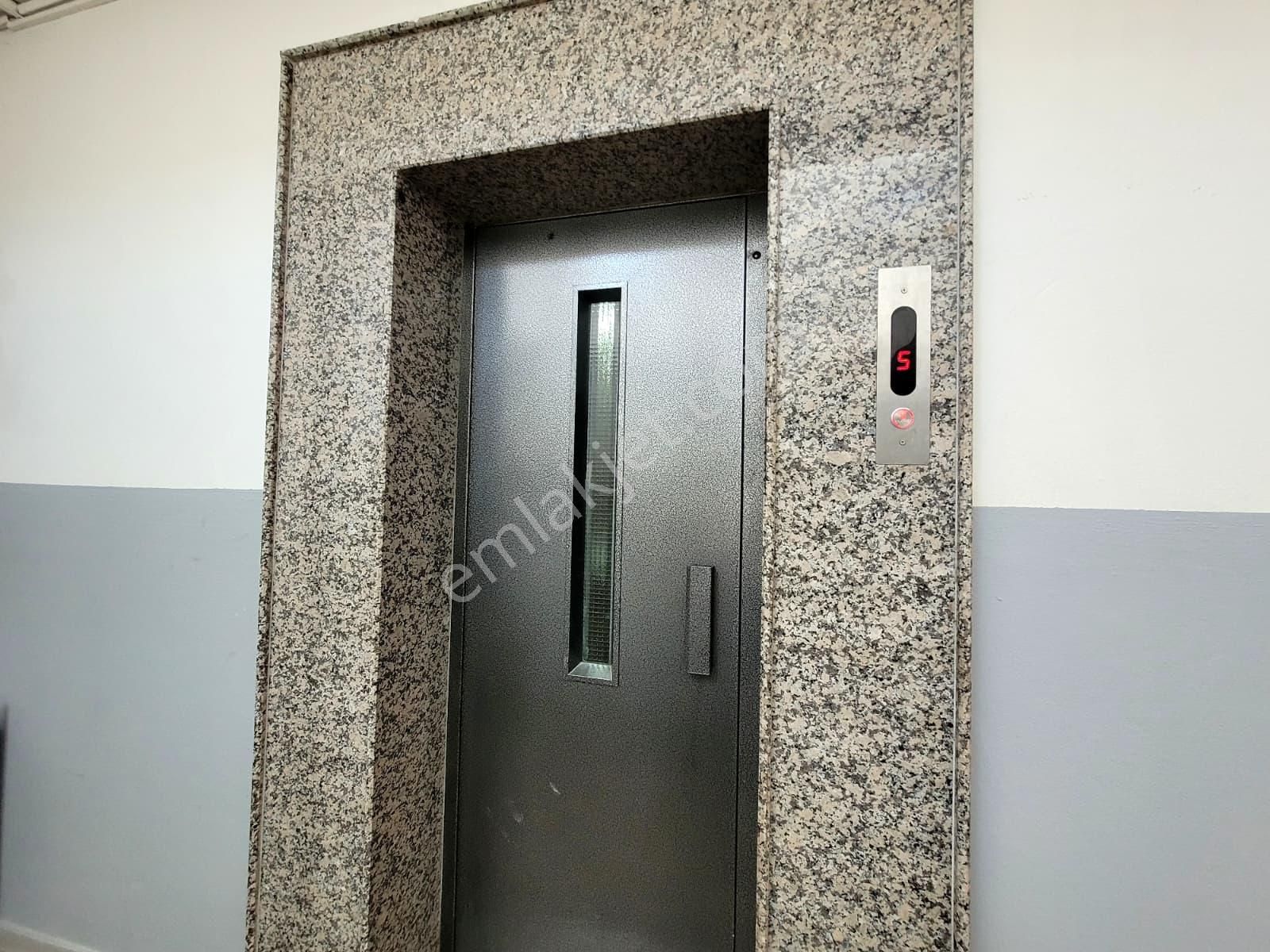 Bahçelievlerde Merkezi Konumda Geniş Doğalgazlı 3+1 Eşyalı Veya Eşyasız Kiralık Daire - Görsel 25