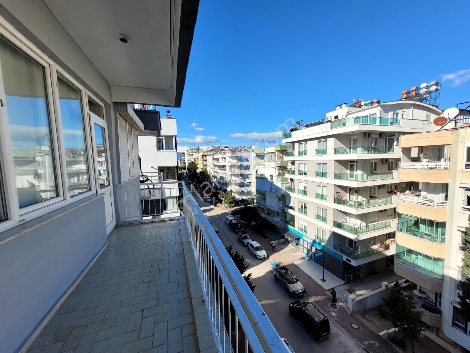 Bahçelievlerde Merkezi Konumda Geniş Doğalgazlı 3+1 Eşyalı Veya Eşyasız Kiralık Daire - Görsel 23