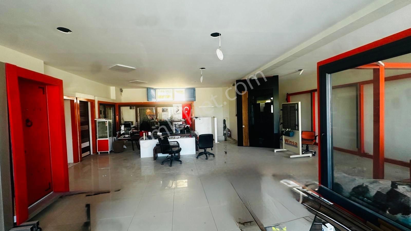 Çeşme Migros Karşısı Cadde Üstü 300 M2 Kullanım Alanlı Mağaza - Görsel 3