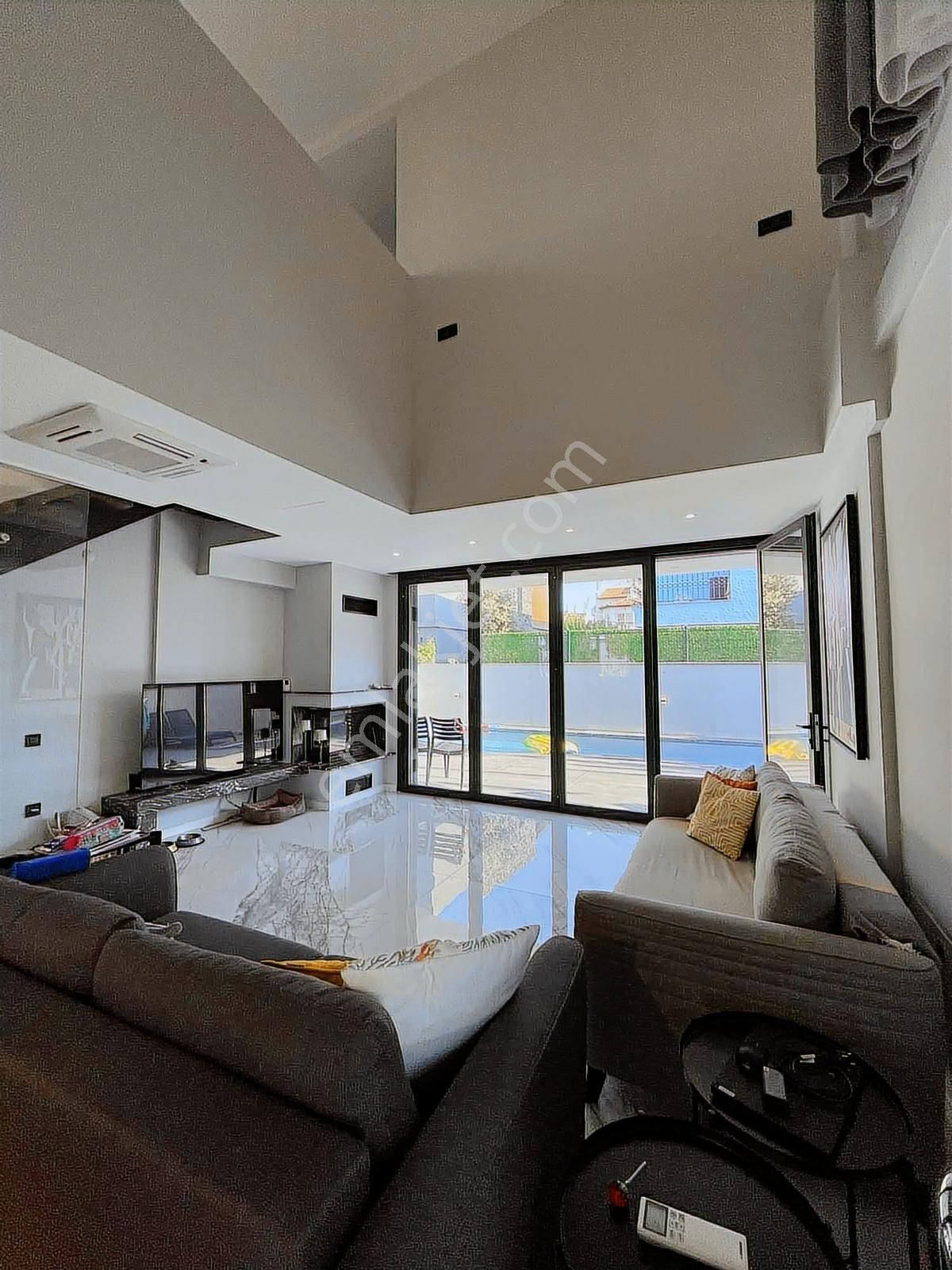 Türker'den Yalı'da Deniz Manzaralı , Plaja 200m , Tam Müstakil - Görsel 32