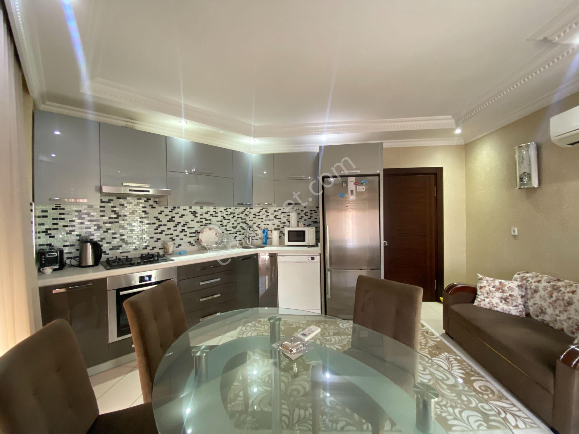 Meydankavağında Arakat Asansörlü Ebeveyn Banyolu Lüks 3+1 Satılıkk Daire