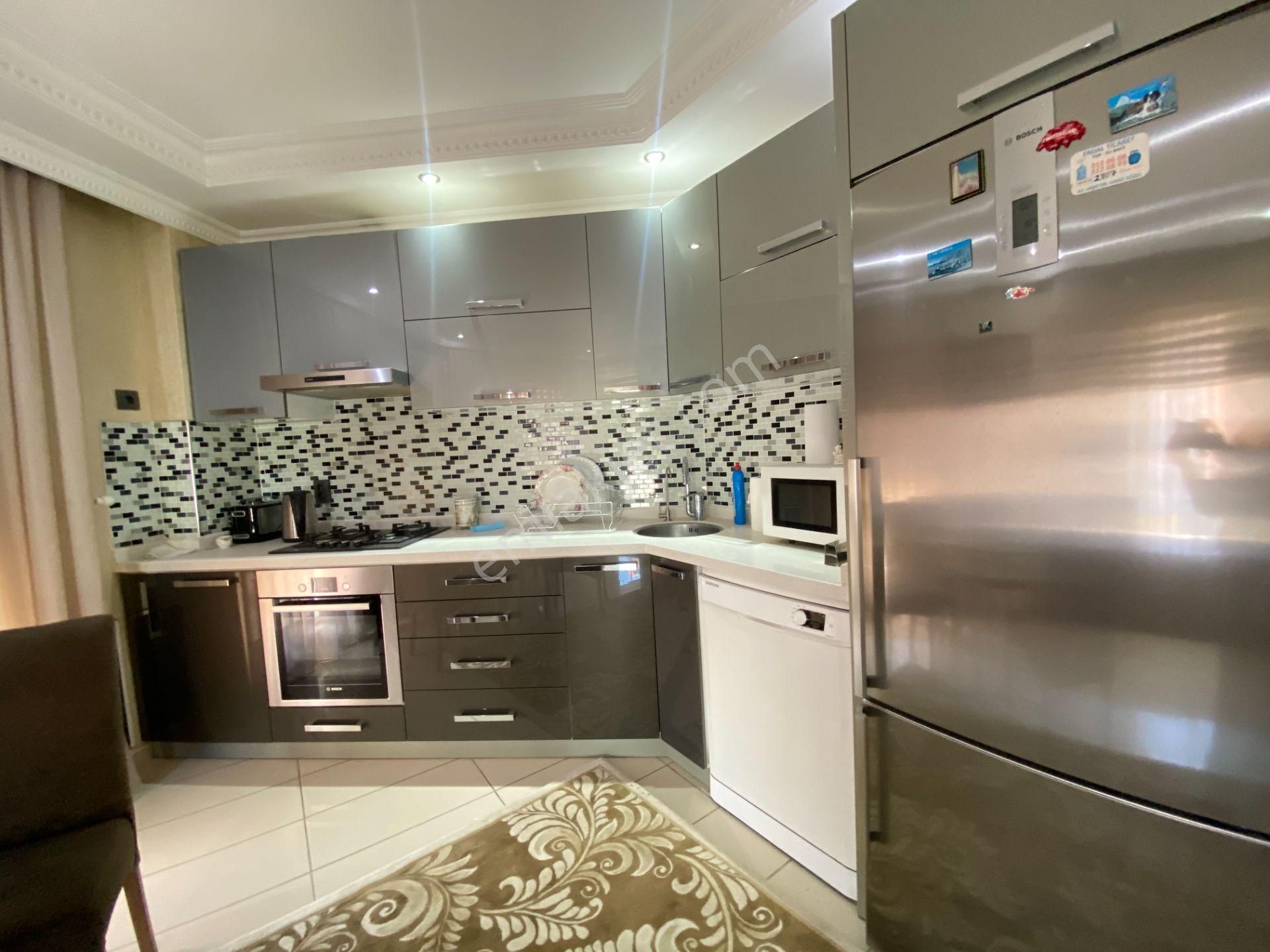 Meydankavağında Arakat Asansörlü Ebeveyn Banyolu Lüks 3+1 Satılıkk Daire - Görsel 3