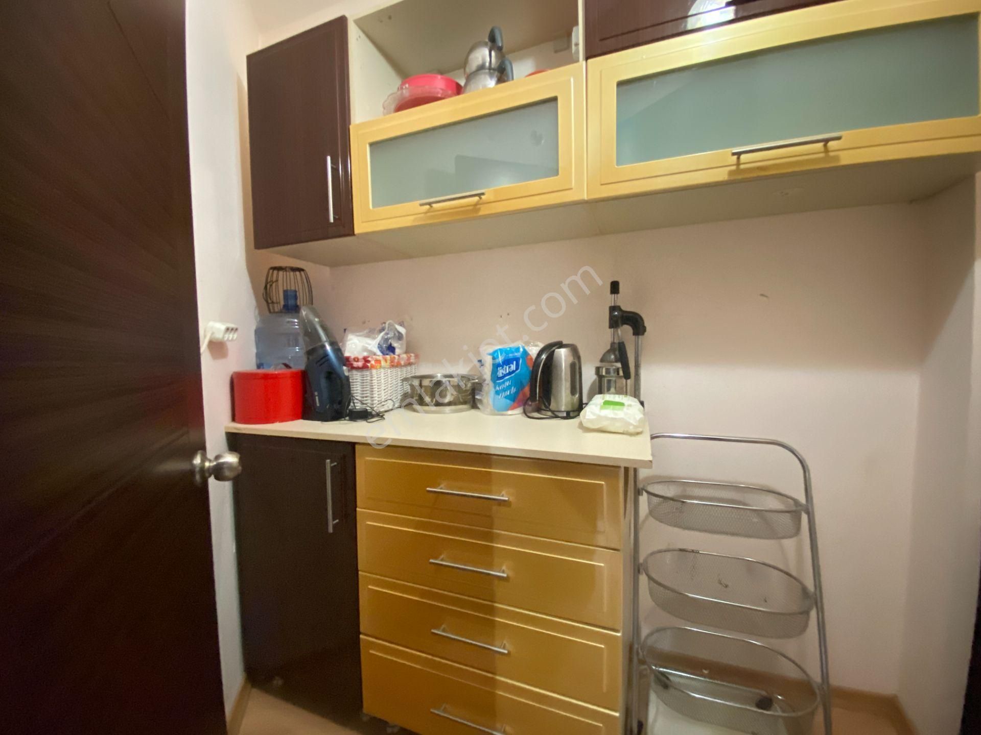 Meydankavağında Arakat Asansörlü Ebeveyn Banyolu Lüks 3+1 Satılıkk Daire - Görsel 12