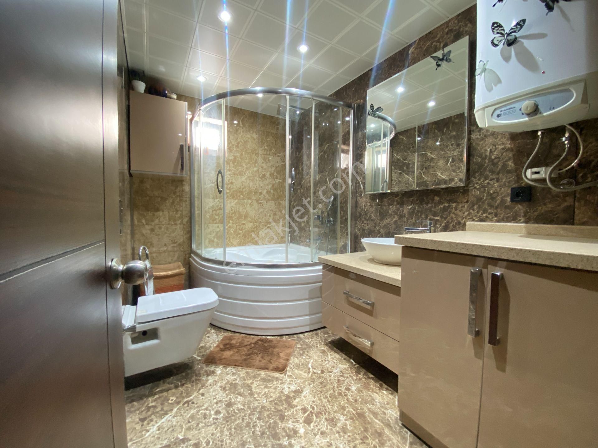 Meydankavağında Arakat Asansörlü Ebeveyn Banyolu Lüks 3+1 Satılıkk Daire - Görsel 18