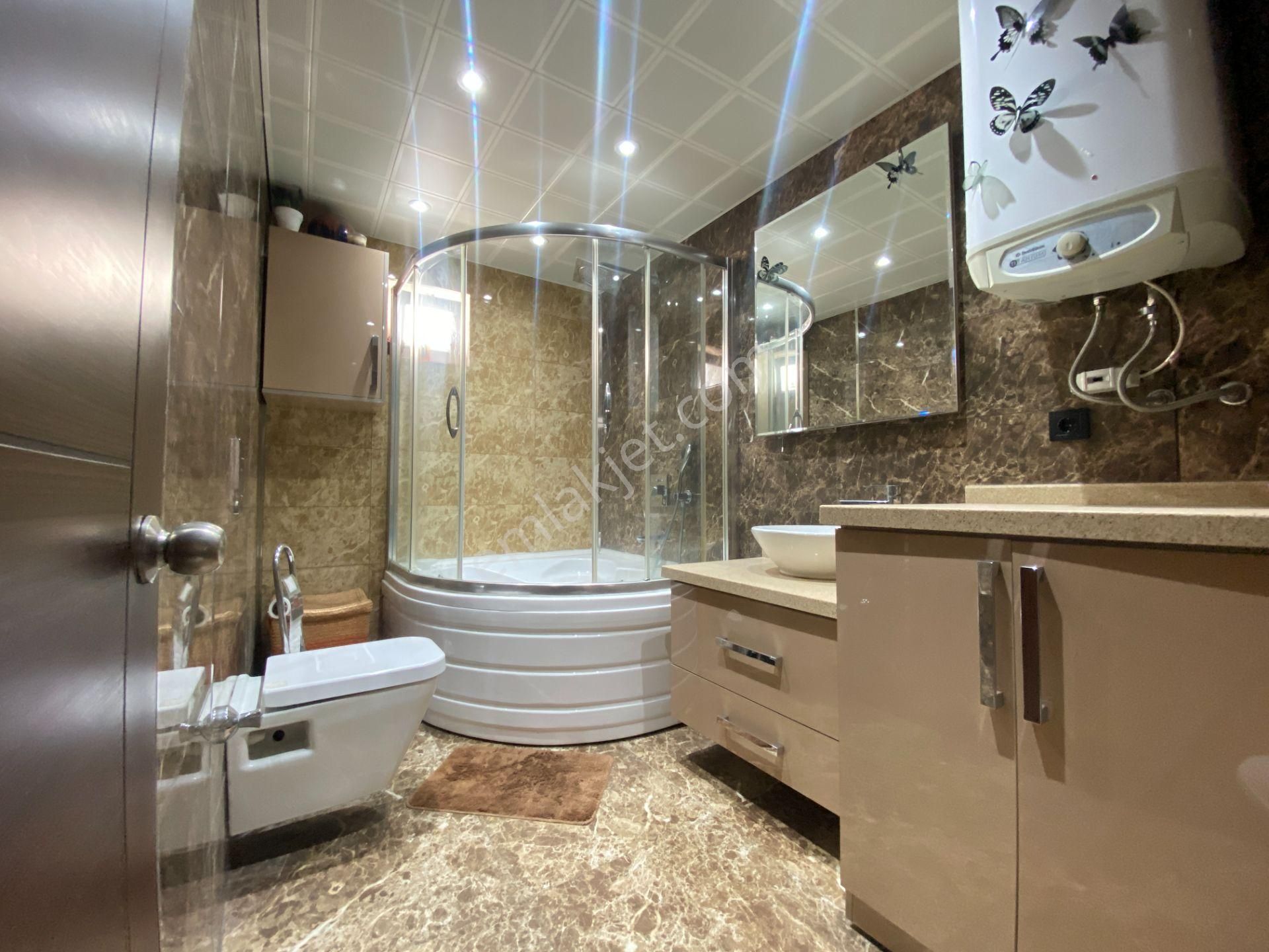 Meydankavağında Arakat Asansörlü Ebeveyn Banyolu Lüks 3+1 Satılıkk Daire - Görsel 19