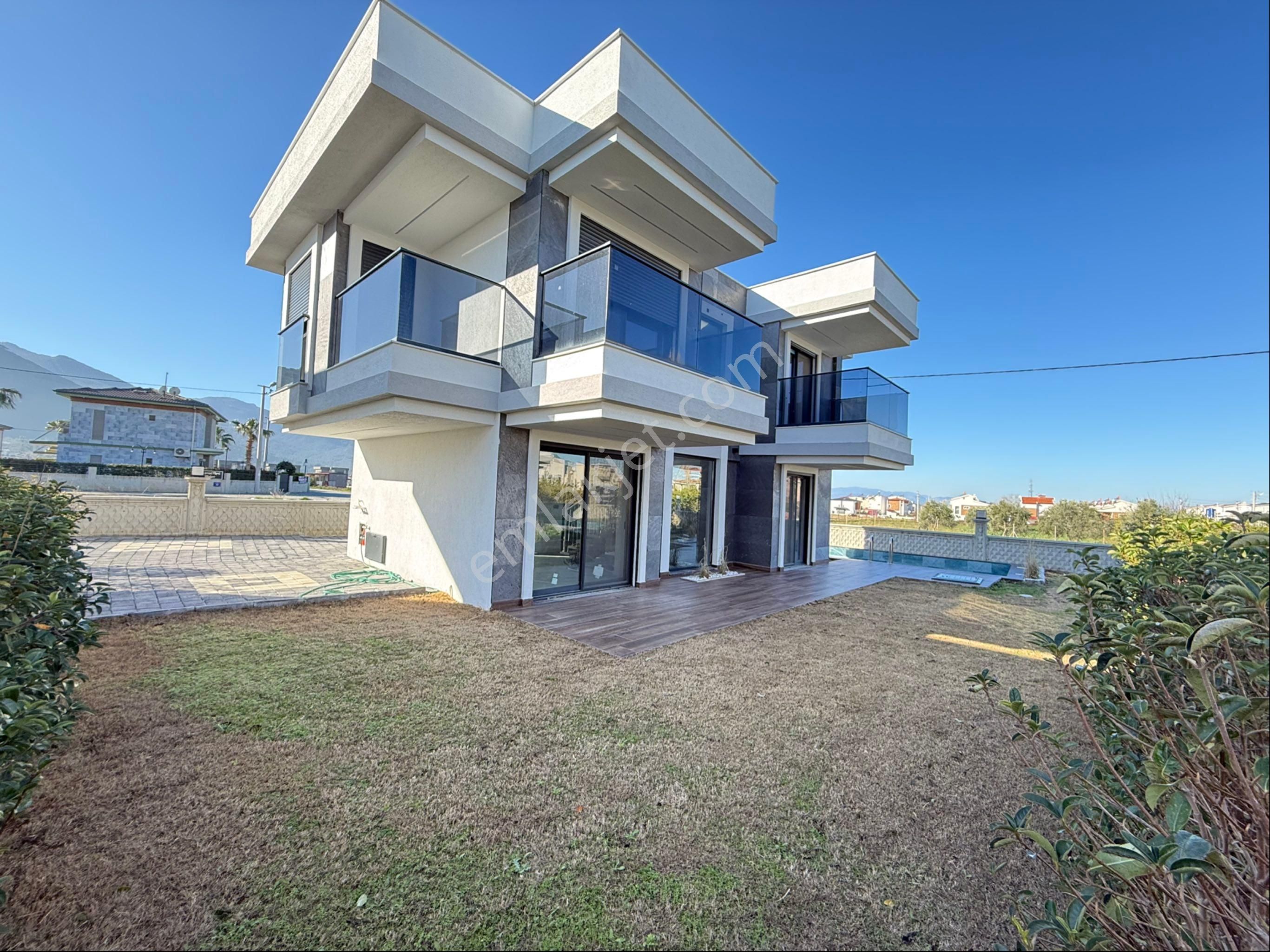 Kuşadası Güzelçamlıda Satılık 3+1 Tek Müstakil Özel Havuzlu Villa - Görsel 22