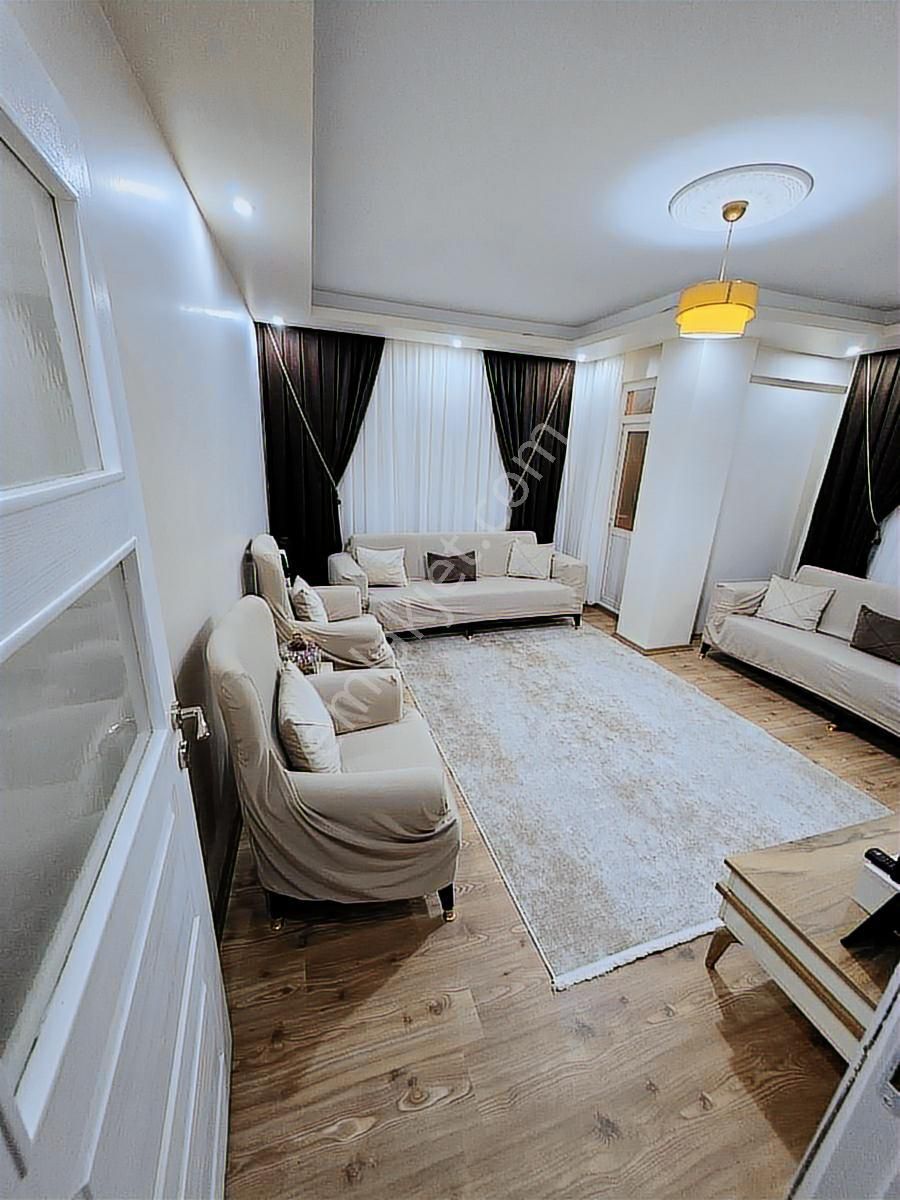 Kızılpınarda Tek Daire Üzeri Merkezde 2+1