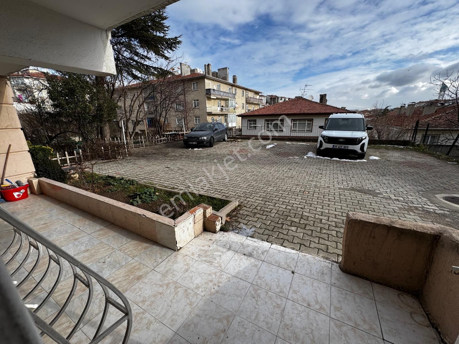 Refiksaydam Caddesi Üzeri Tam Merkezde 3+1 Güney Doğu Önü Açık - Görsel 3