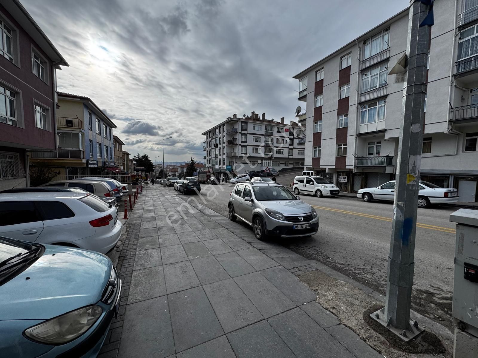 Refiksaydam Caddesi Üzeri Tam Merkezde 3+1 Güney Doğu Önü Açık - Görsel 2