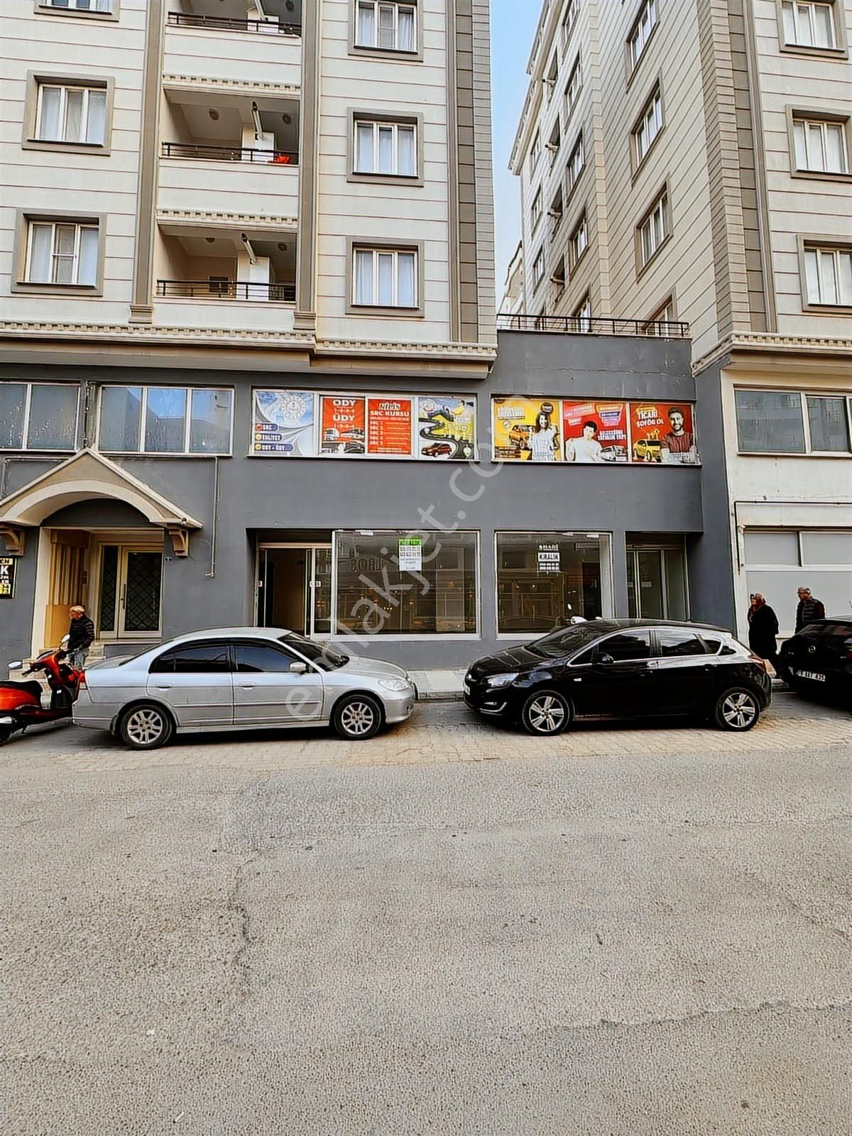 Hadi Gayrimenkulden Üniversite Karşısı Kiralık Asma Katlı İşyeri