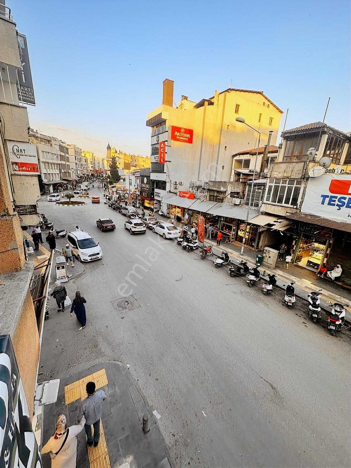 Hadi Gayrimenkulden Cumhuriyet Meydanında Satılık 3 Katlı İşyeri - Görsel 16