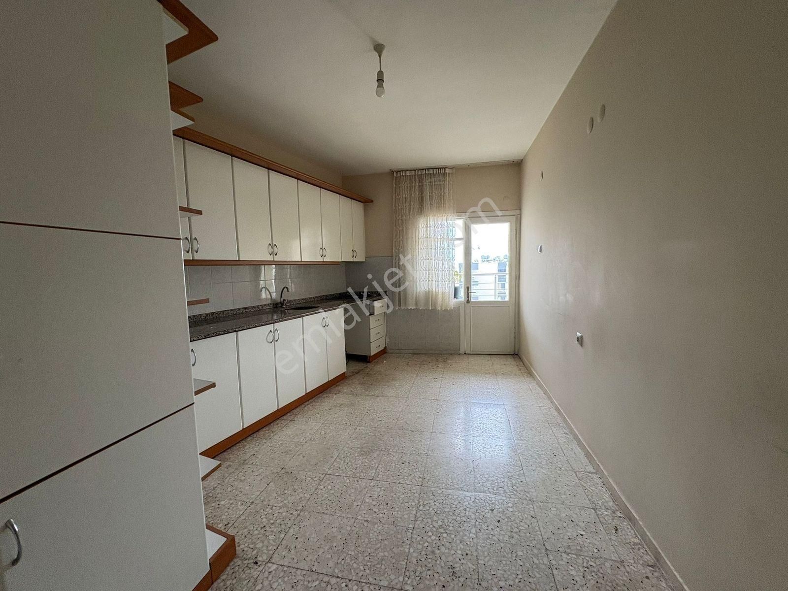 Thor'dan Menderes Mahallesinde Site İçinde 3+1 Kiralık Daire - Görsel 4