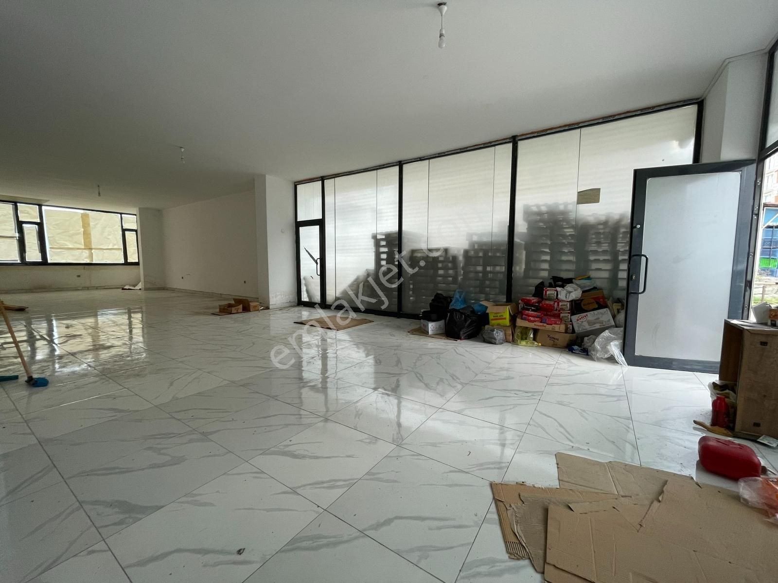 Yaya Trafiğinin Yoğun Olduğu Köşe Başında Satılık Dükkan! - Görsel 12