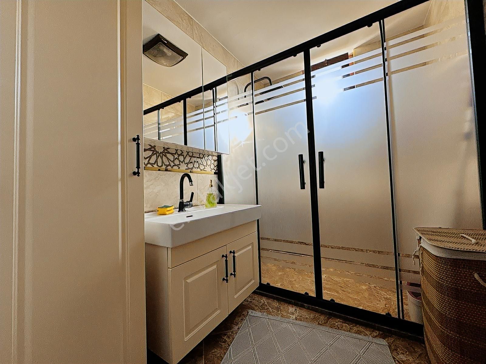 Pendik Çamçeşme De Geniş Ferah Ve Kullanışlı 4+2 Satılık Daire - Görsel 18