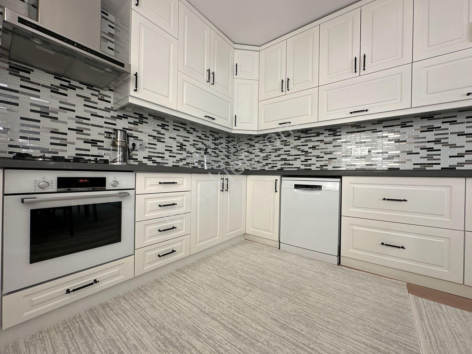 Pendik Çamçeşme De Geniş Ferah Ve Kullanışlı 4+2 Satılık Daire - Görsel 8