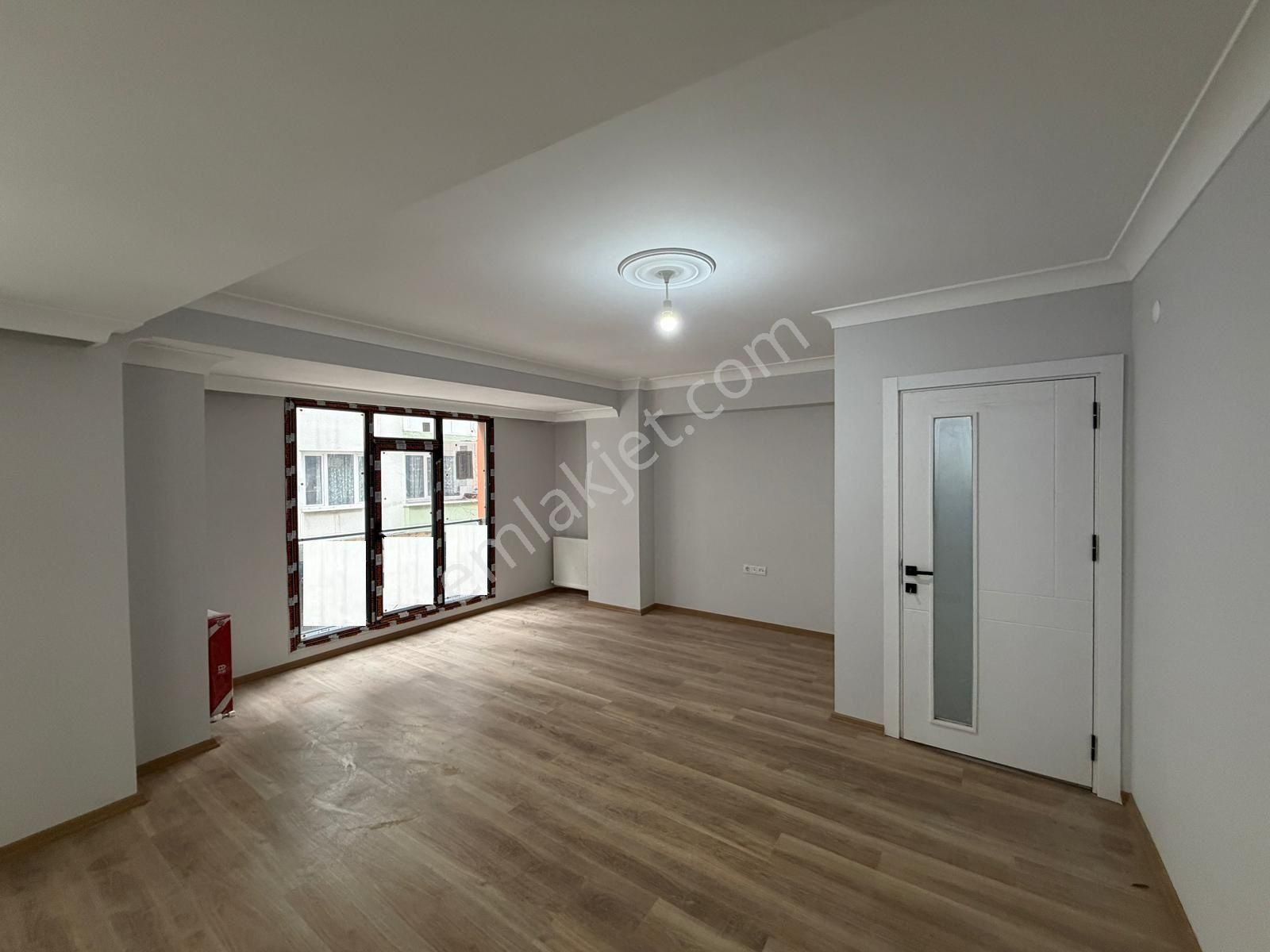 Bahçelievler Fizik Tedavi Hastanesi Karşısı 120 M² Sıfır 1.kat 3+1 Asansörlülü