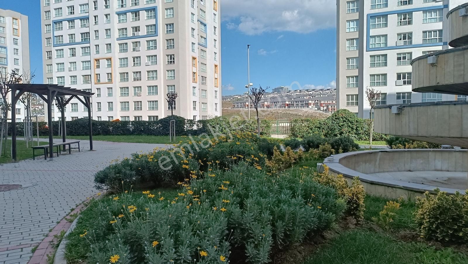 Başakkent Gölet Evlerinde 3+1 136 M2 Boş Satılık Daire