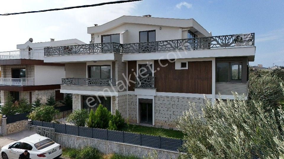Yiğit'ten Altınoluk Narlı'da 5+1 Denize 150 Metre Tripleks Villa - Görsel 2