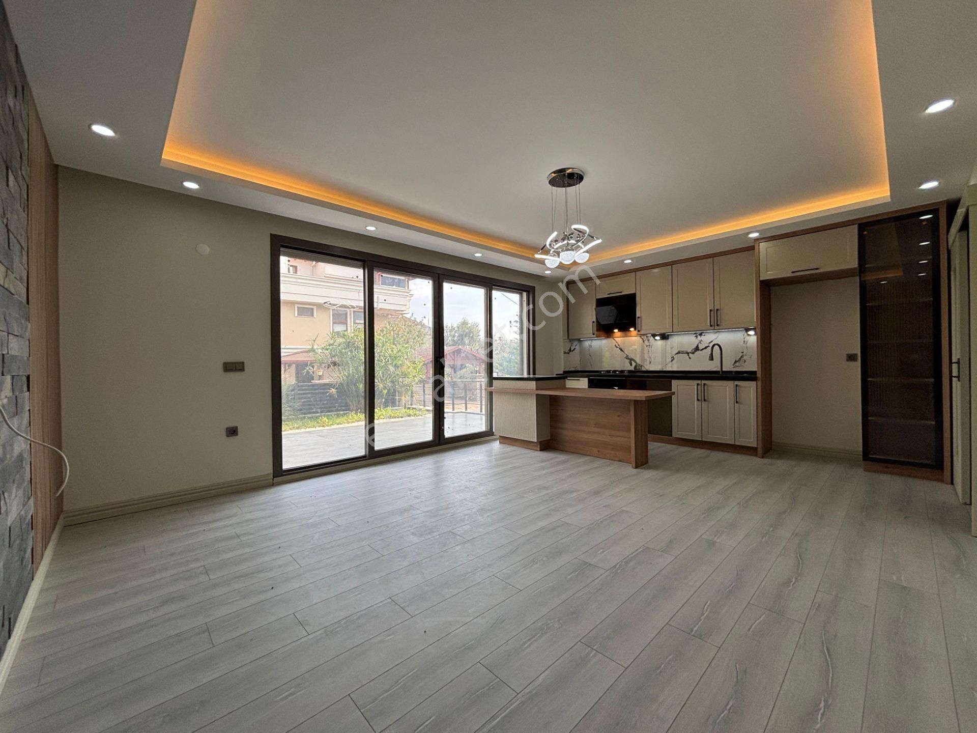 Yiğit'ten Altınoluk Narlı'da 5+1 Denize 150 Metre Tripleks Villa - Görsel 8