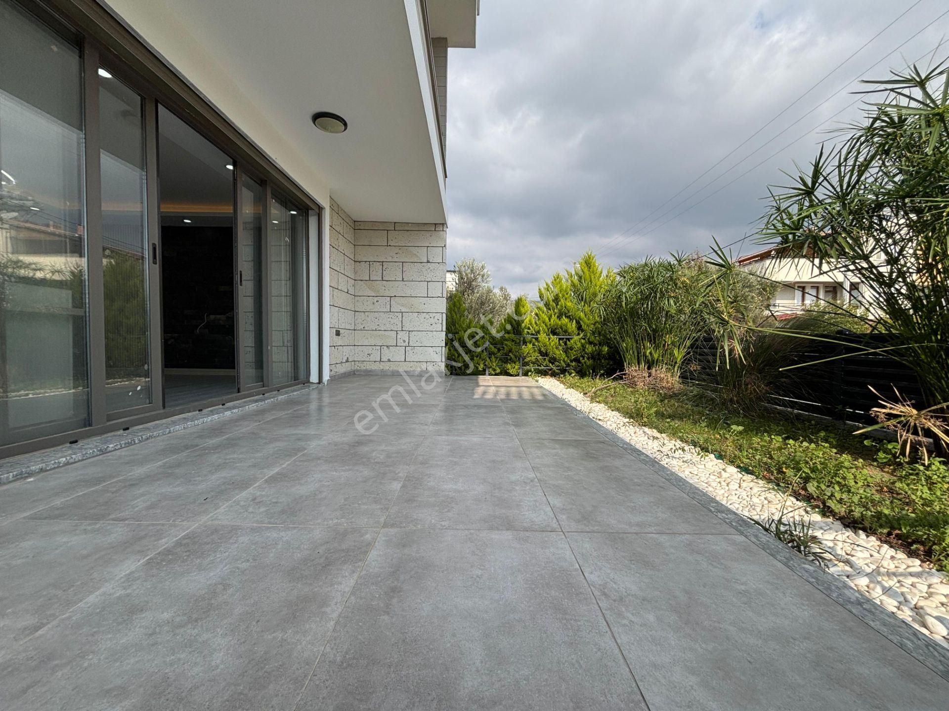 Yiğit'ten Altınoluk Narlı'da 5+1 Denize 150 Metre Tripleks Villa - Görsel 14