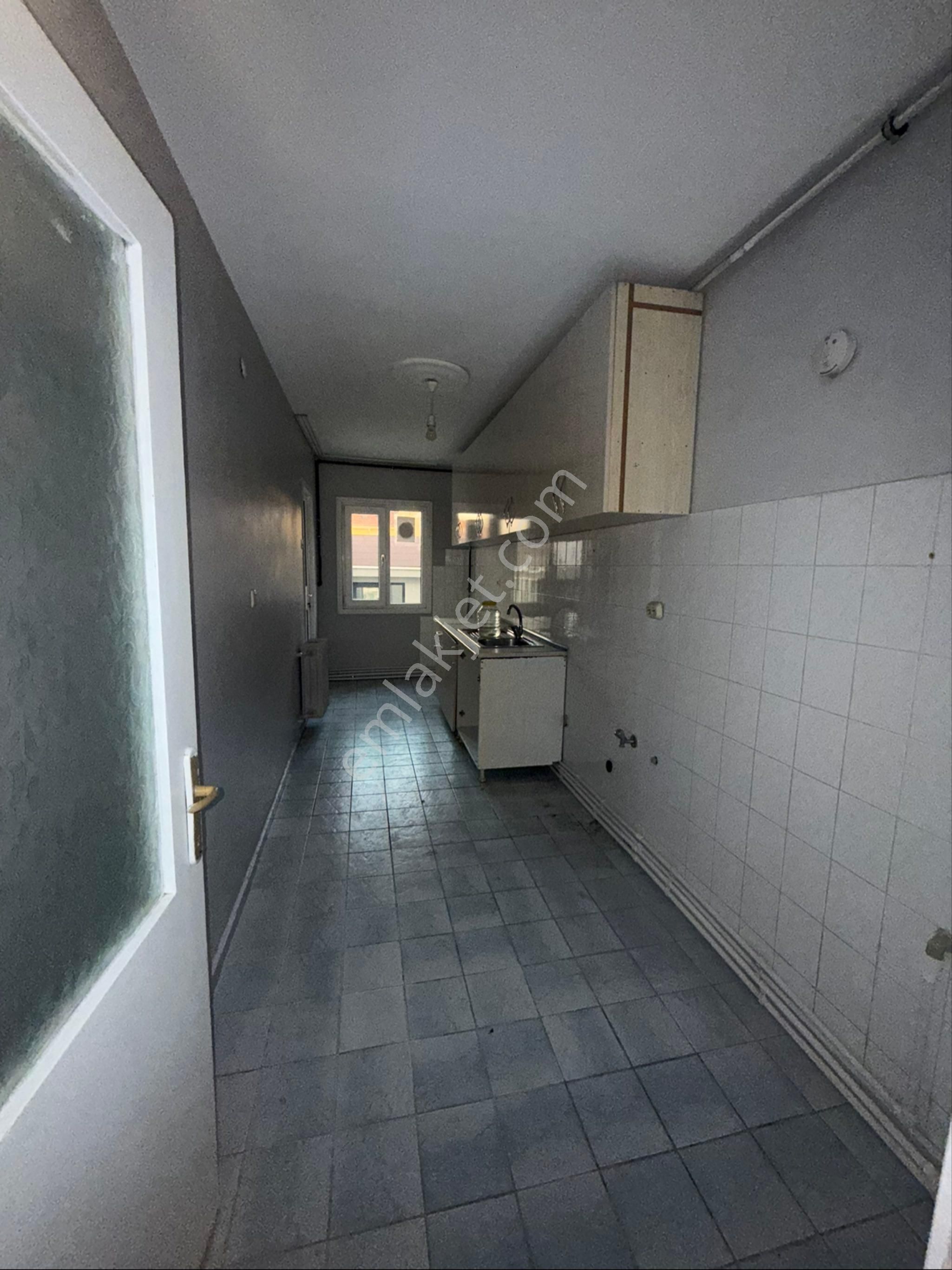 🏡 Dikkaldırım’da Geniş Ve Ferah 3+1 Kiralık Daire - Görsel 8