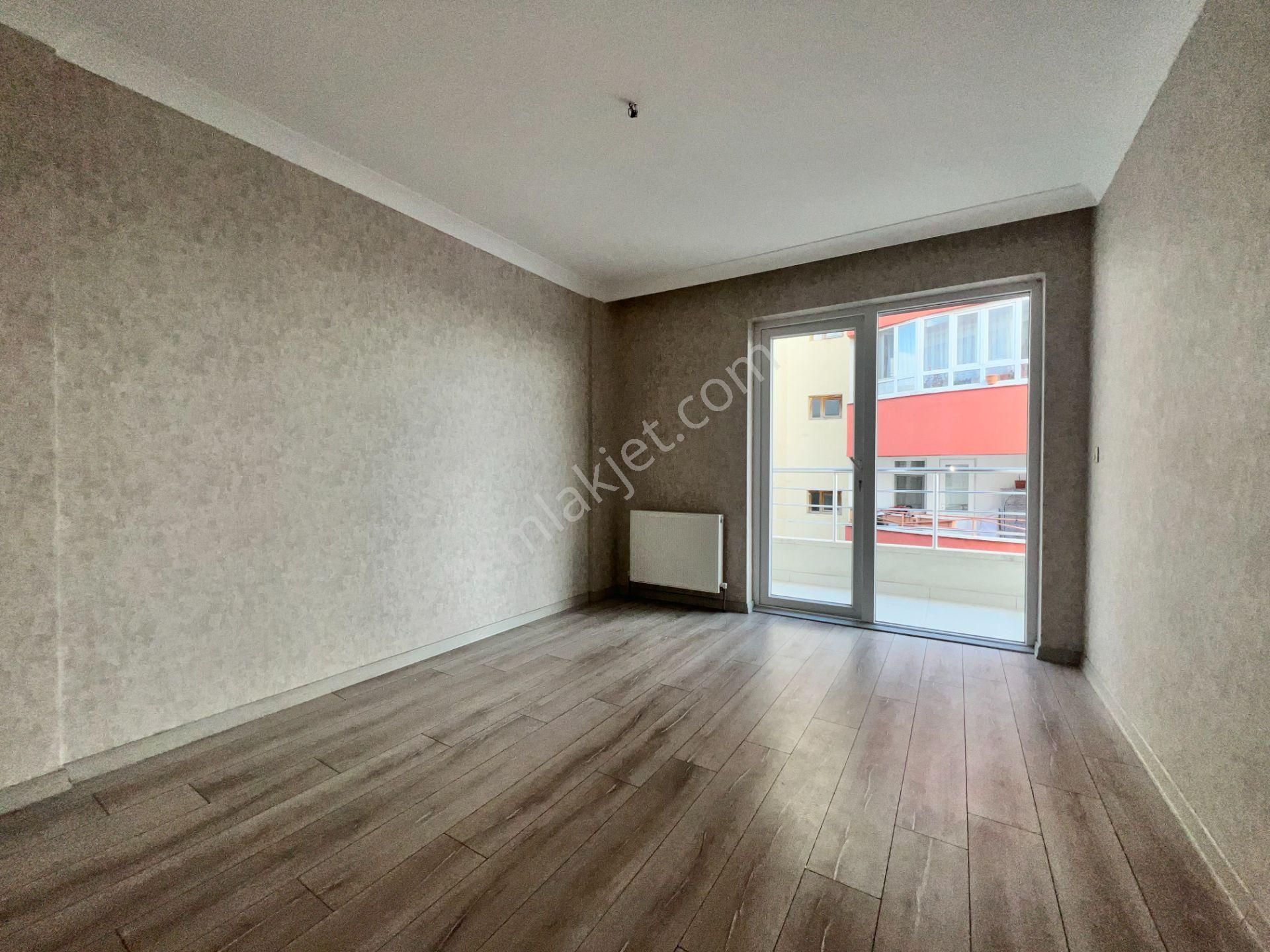 Ufuk Kılıç Emlak'tan Orta Kat Asansörlü Güney Cephe 2+1 Daire - Görsel 16