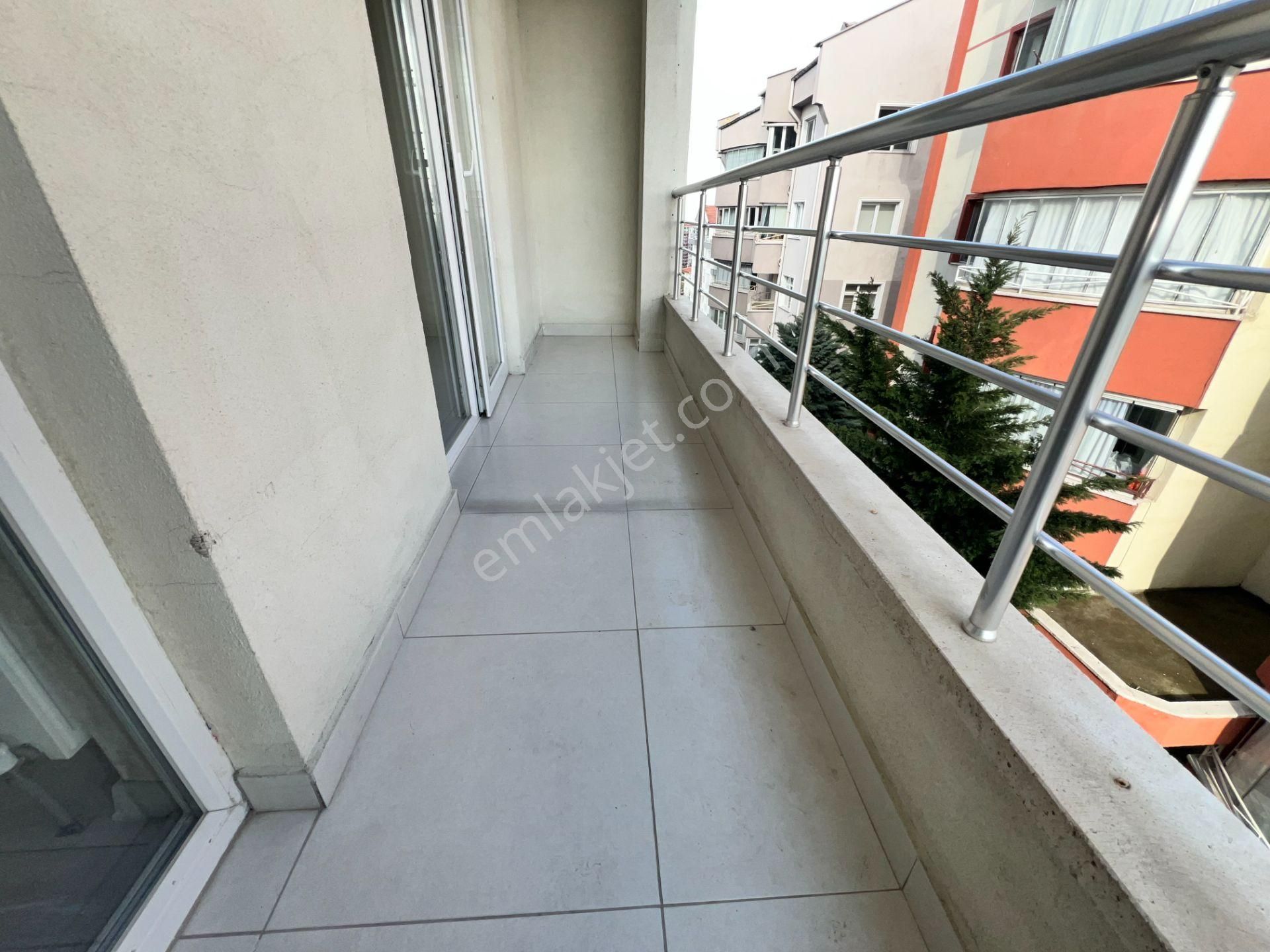 Ufuk Kılıç Emlak'tan Orta Kat Asansörlü Güney Cephe 2+1 Daire - Görsel 14