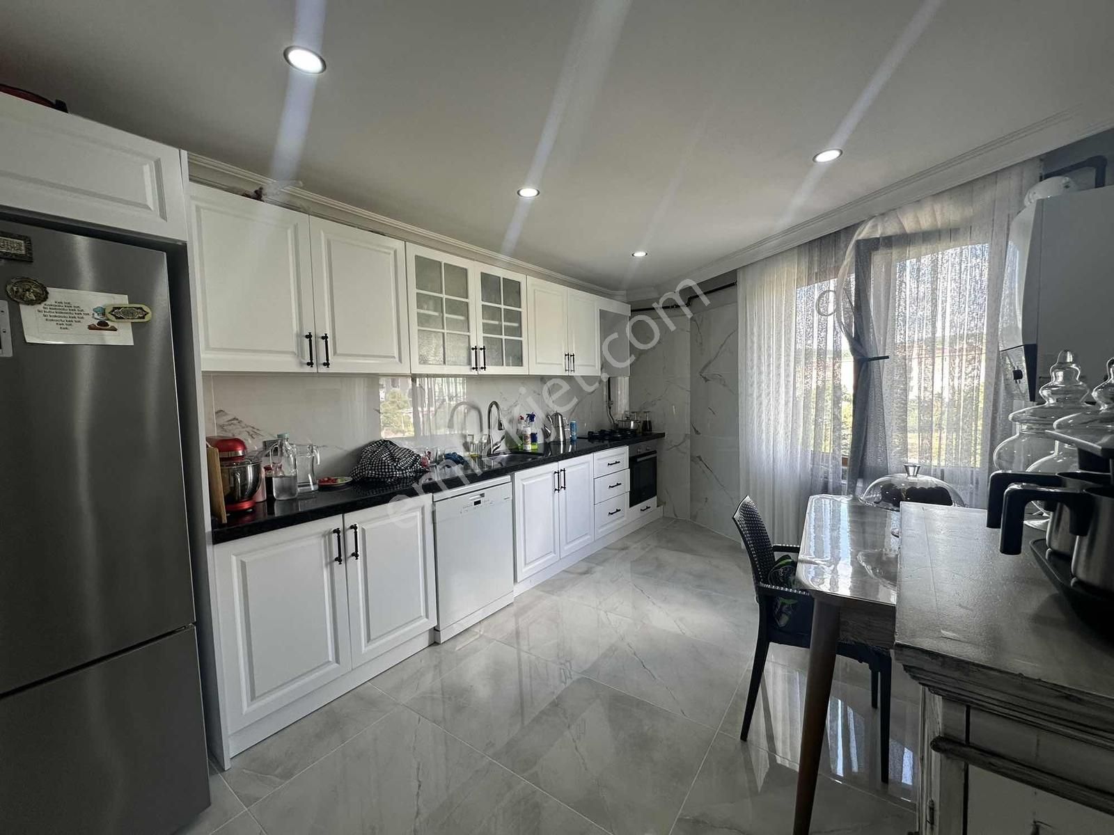 Çekmeköy Merkez Mah. Safranbolu Evleri 4+2 Geniş Satılık Dubleks - Görsel 12