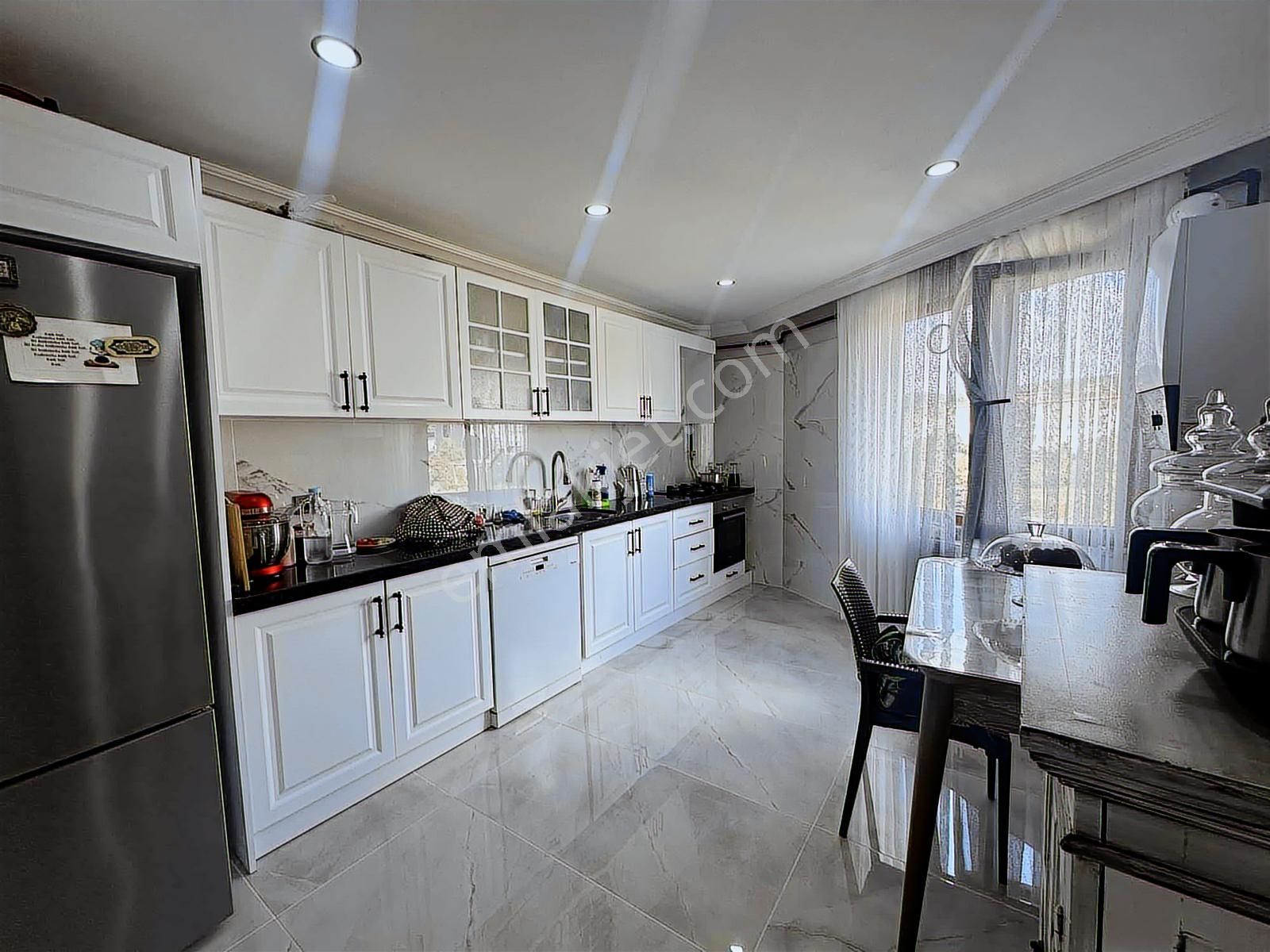 Çekmeköy Merkez Mah. Safranbolu Evleri 4+2 Geniş Satılık Dubleks - Görsel 15