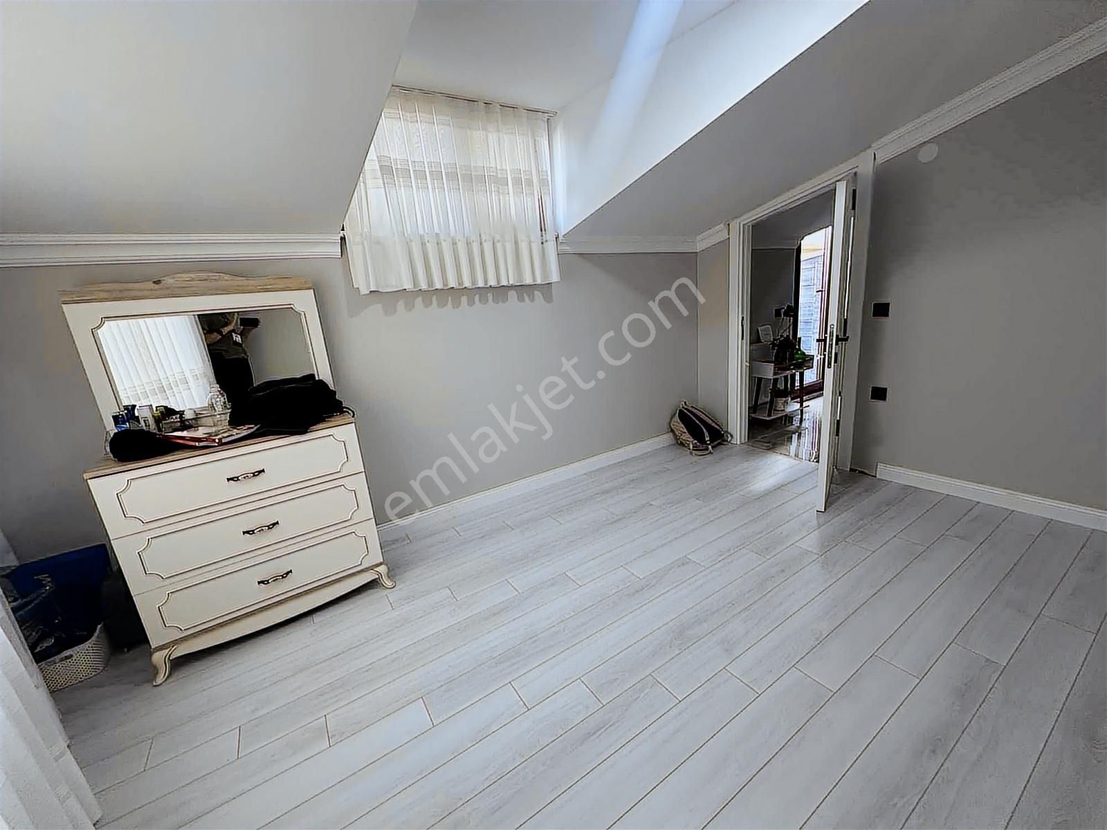 Çekmeköy Merkez Mah. Safranbolu Evleri 4+2 Geniş Satılık Dubleks - Görsel 17