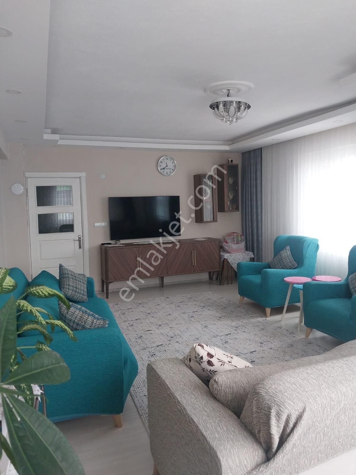 Çoklar Emlak'tan Pazaryeri Mevkisinde Satılık 3+1 160 M2 Daire