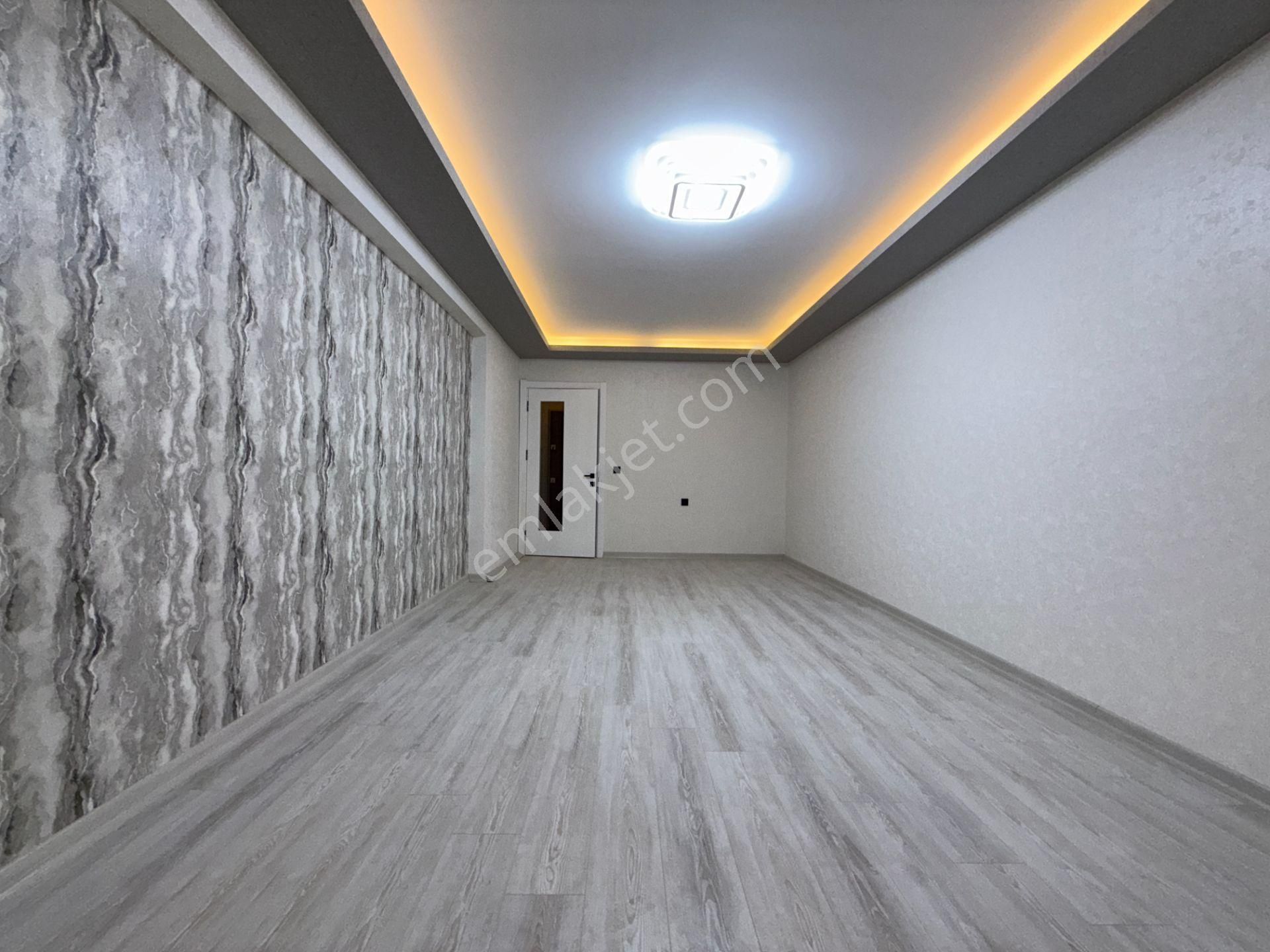 Ufuk Kılıç Emlak Site İçerisinde 3+1 Teras Balkonlu Fırsat Daire - Görsel 12