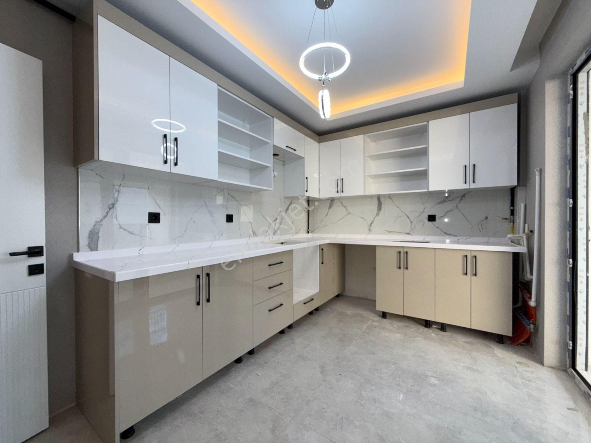 Ufuk Kılıç Emlak Site İçerisinde 3+1 Teras Balkonlu Fırsat Daire - Görsel 3