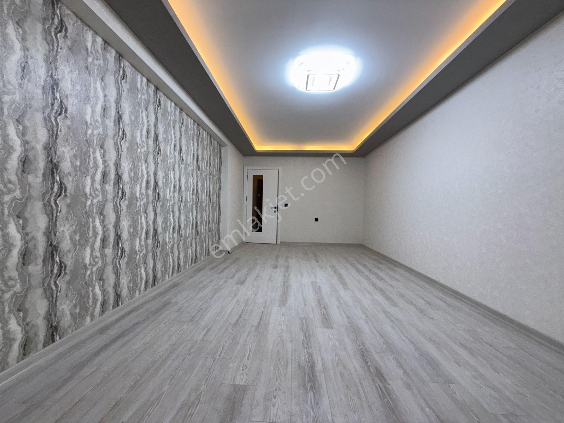 Ufuk Kılıç Emlak Site İçerisinde 3+1 Teras Balkonlu Fırsat Daire - Görsel 9