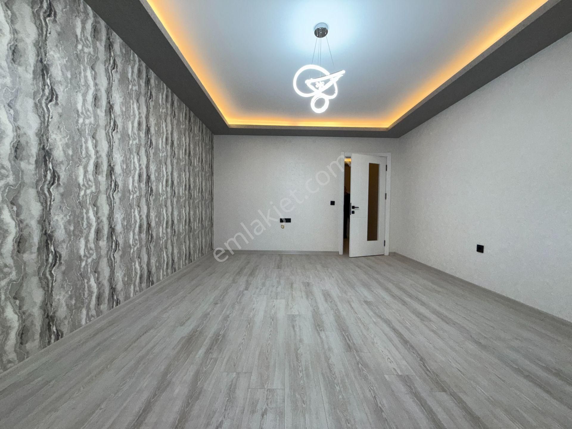 Ufuk Kılıç Emlak Site İçerisinde 3+1 Teras Balkonlu Fırsat Daire - Görsel 14