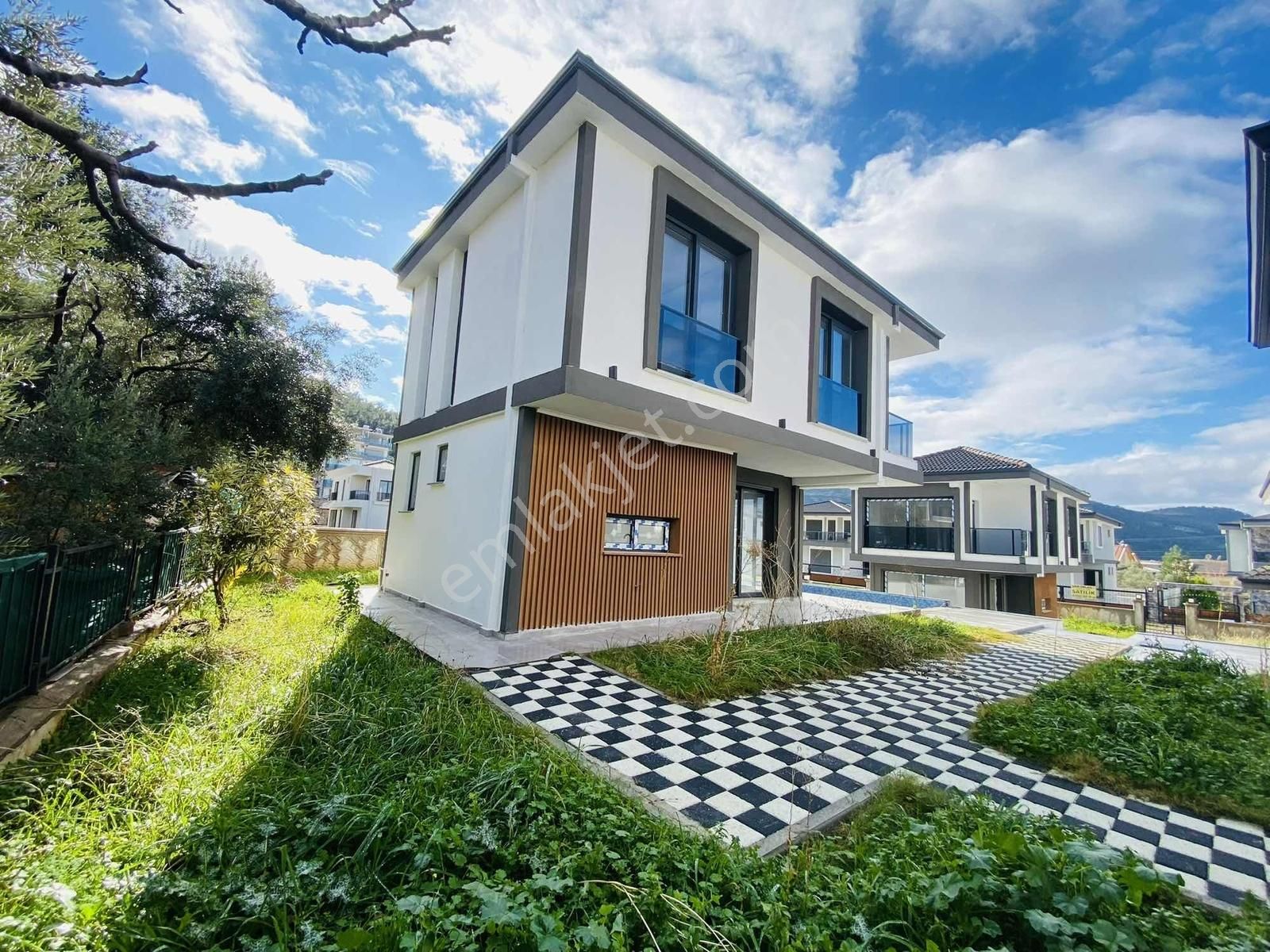 Didim Akbük Merkezde 3+1 Müstakil Havuzlu Villa