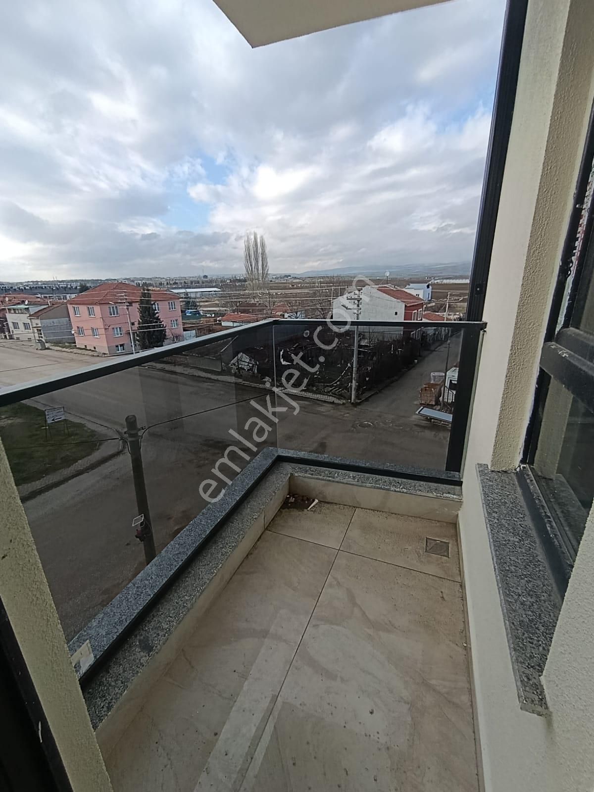 Şirintepe Mahallesinde Satılık 2+0 Daire - Görsel 4