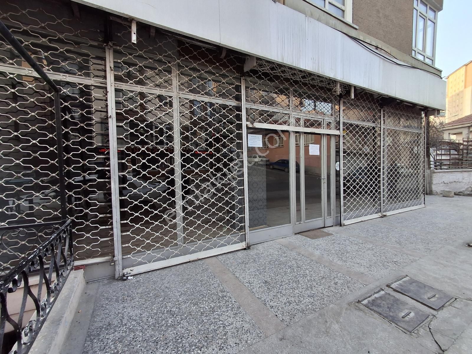 Cadde Üzeri 3 Cepheli Yapılı Dükkan - Görsel 4