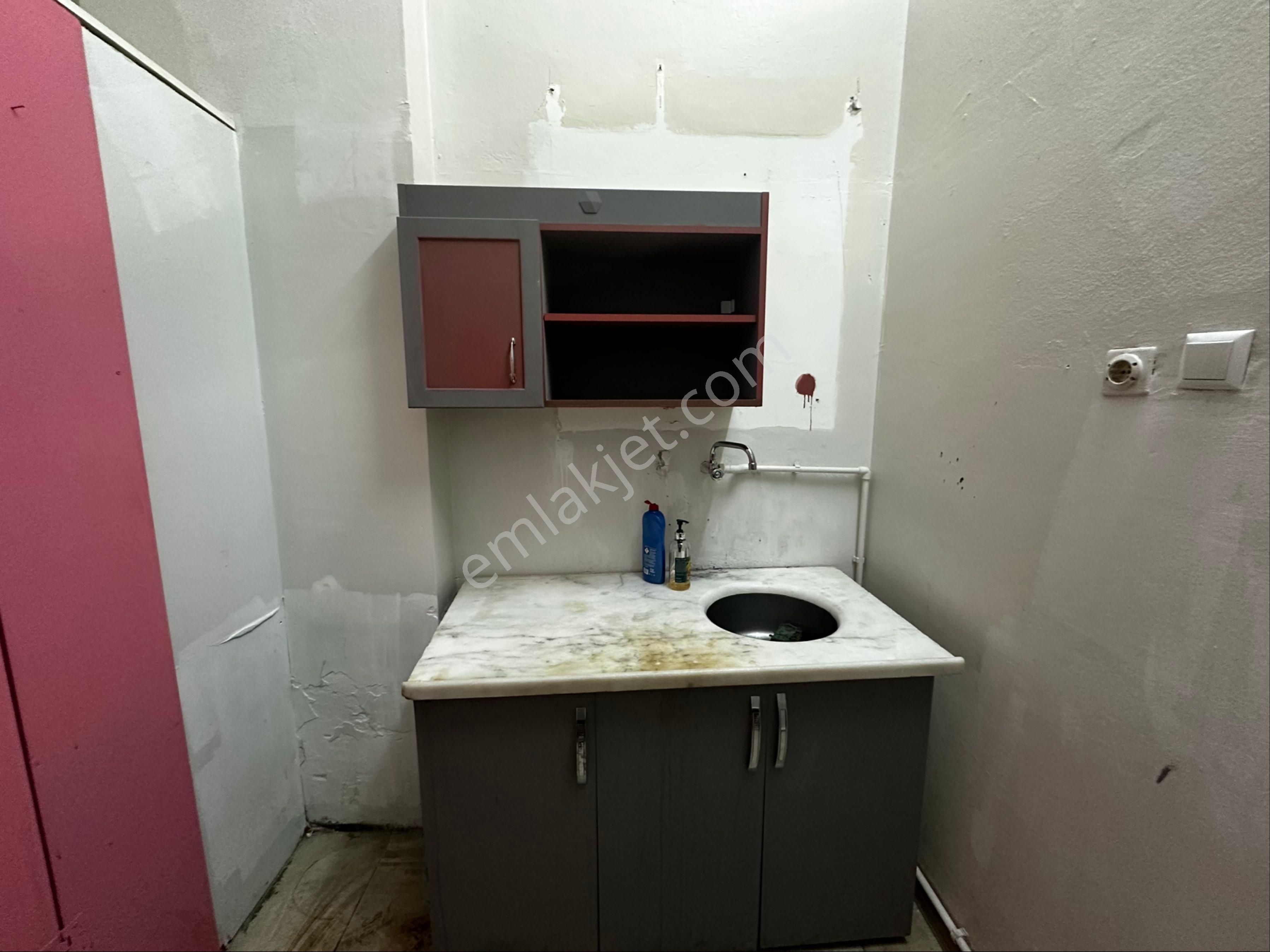 Anayola Cephe Reklam Ve Ciro Değeri Yüksek Kiralık Dükkan - Görsel 9