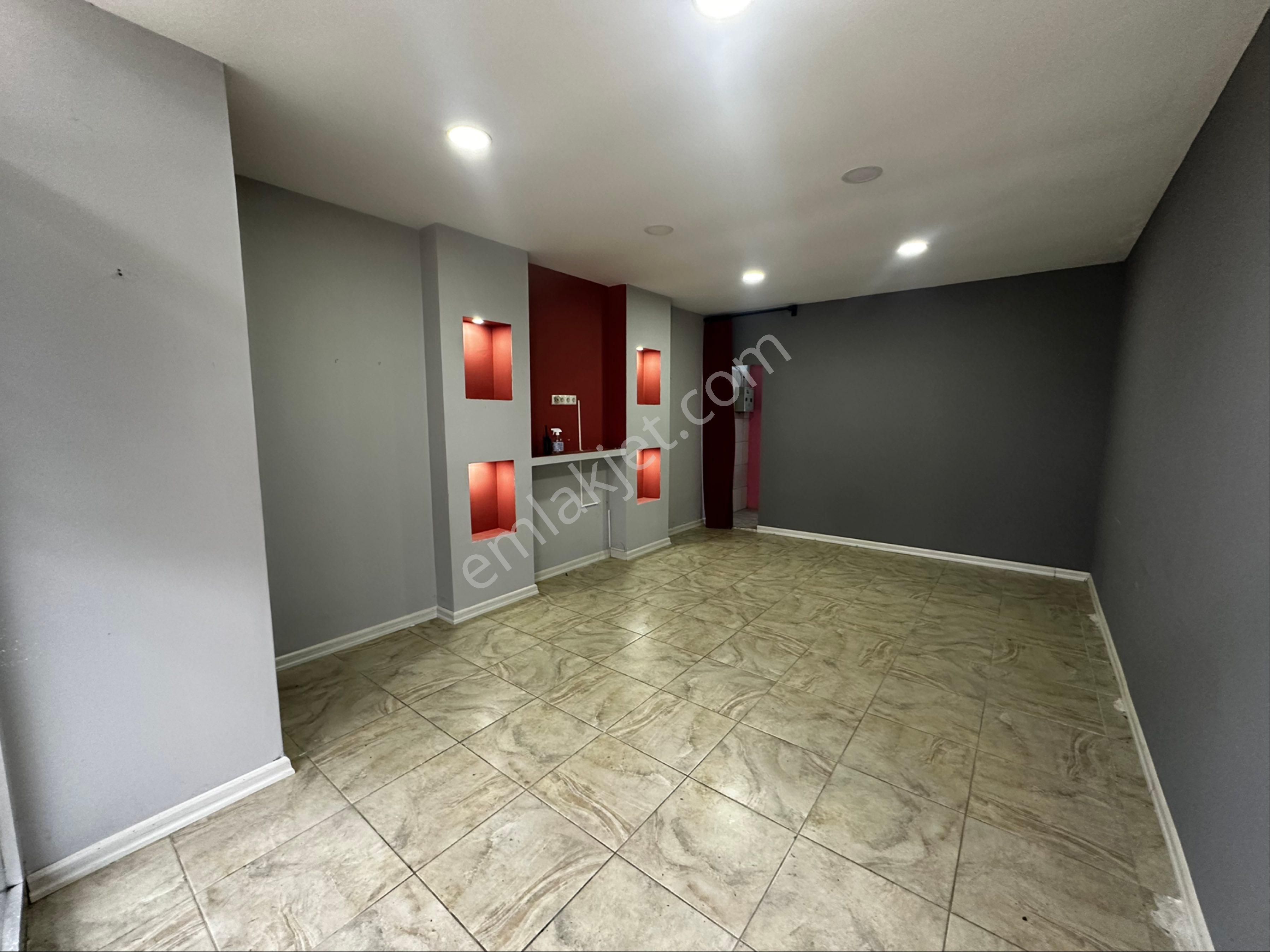 Anayola Cephe Reklam Ve Ciro Değeri Yüksek Kiralık Dükkan - Görsel 6