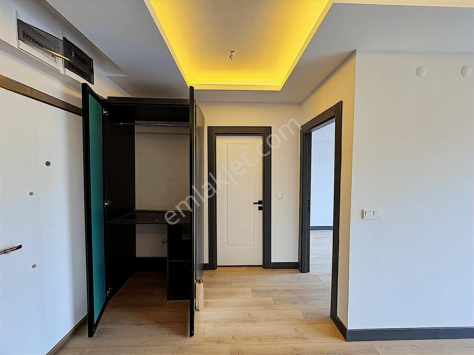 Alaçatı'dan/ara Katta/yerden Isıtma/bulvar Yakını/ultra Lüx 1+1 - Görsel 20